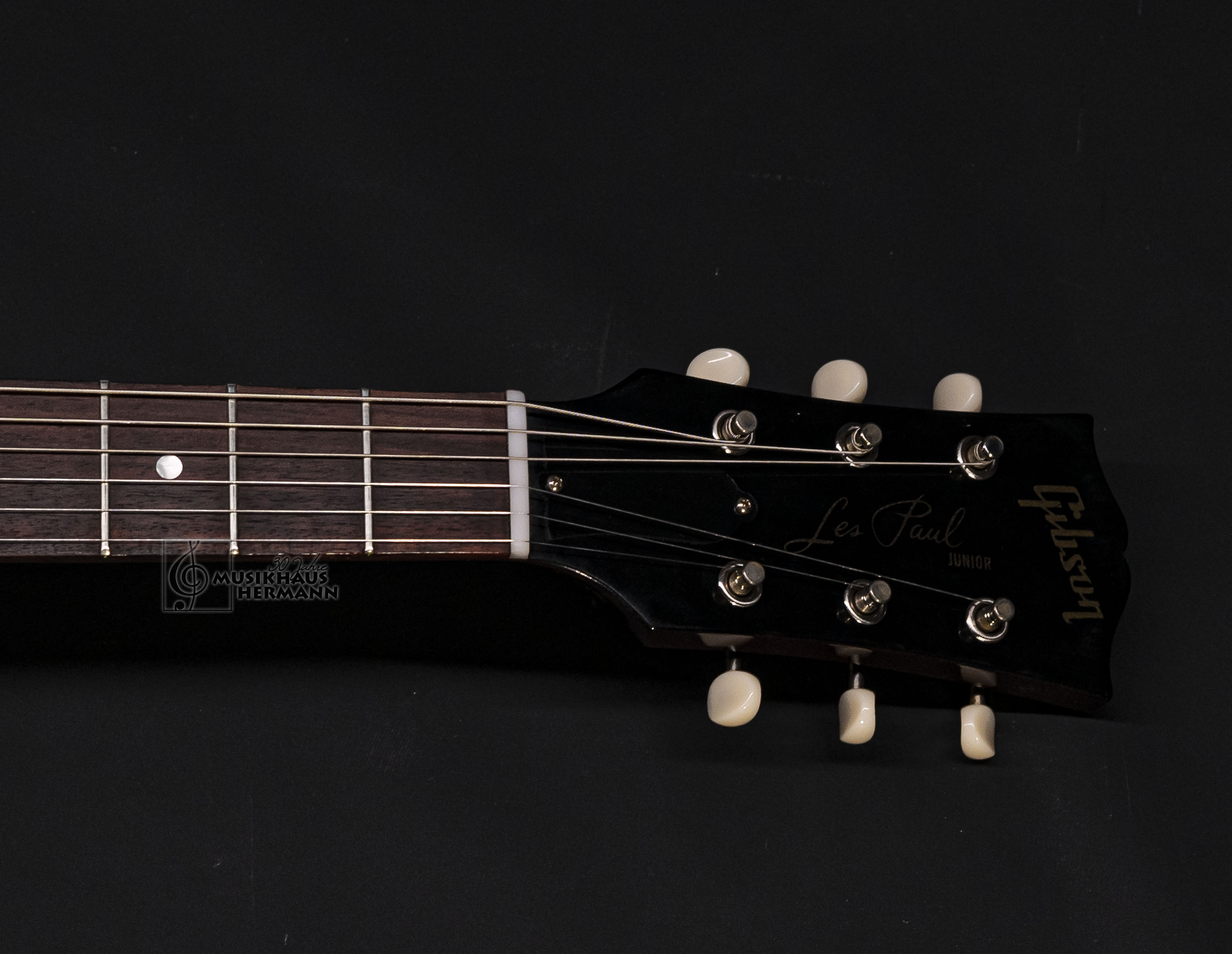 Galerie anzeigen (17 Bilder) a8-8236gibson-les-paul-junior-1957-single-cut-vintage-sunburst