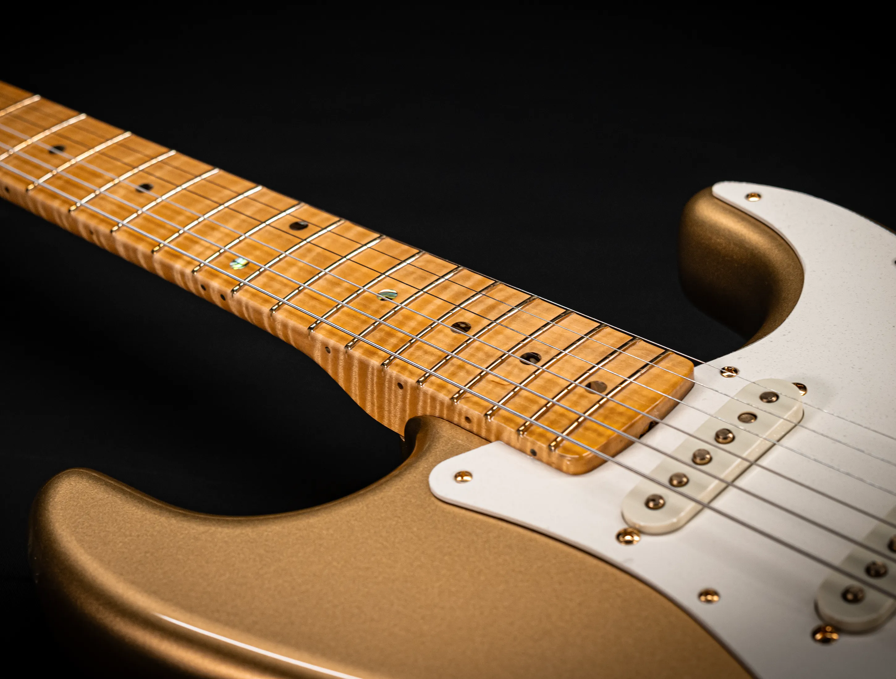 Fender 70th Anniversary Limited Stratocaster NOS Mastergrade Flame AAAA Neck - Aztec Gold