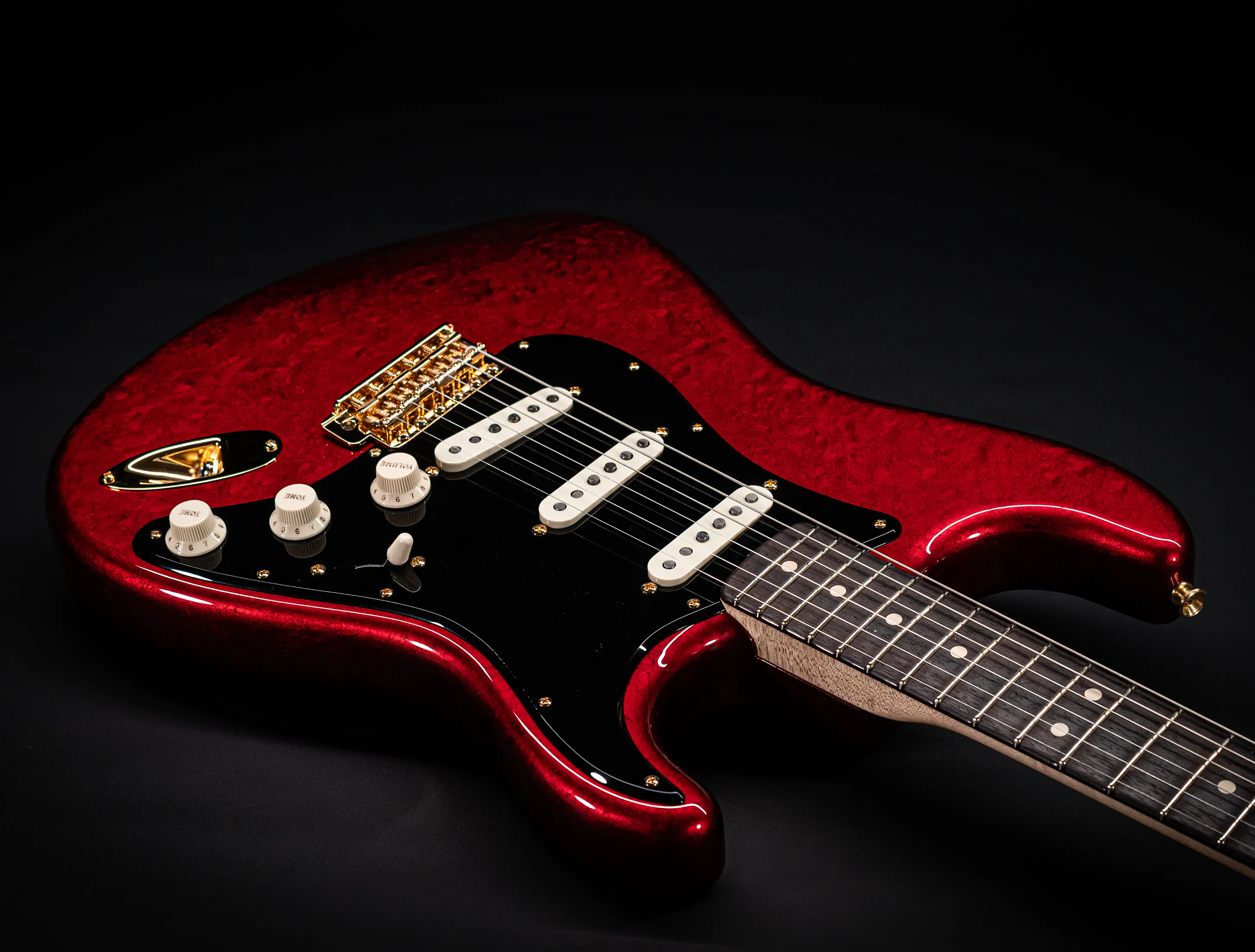 Fender Senior Masterbuilt Dale Wilson 1960 Stratocaster - Candy Apple Red Over 24K Gold Leaf