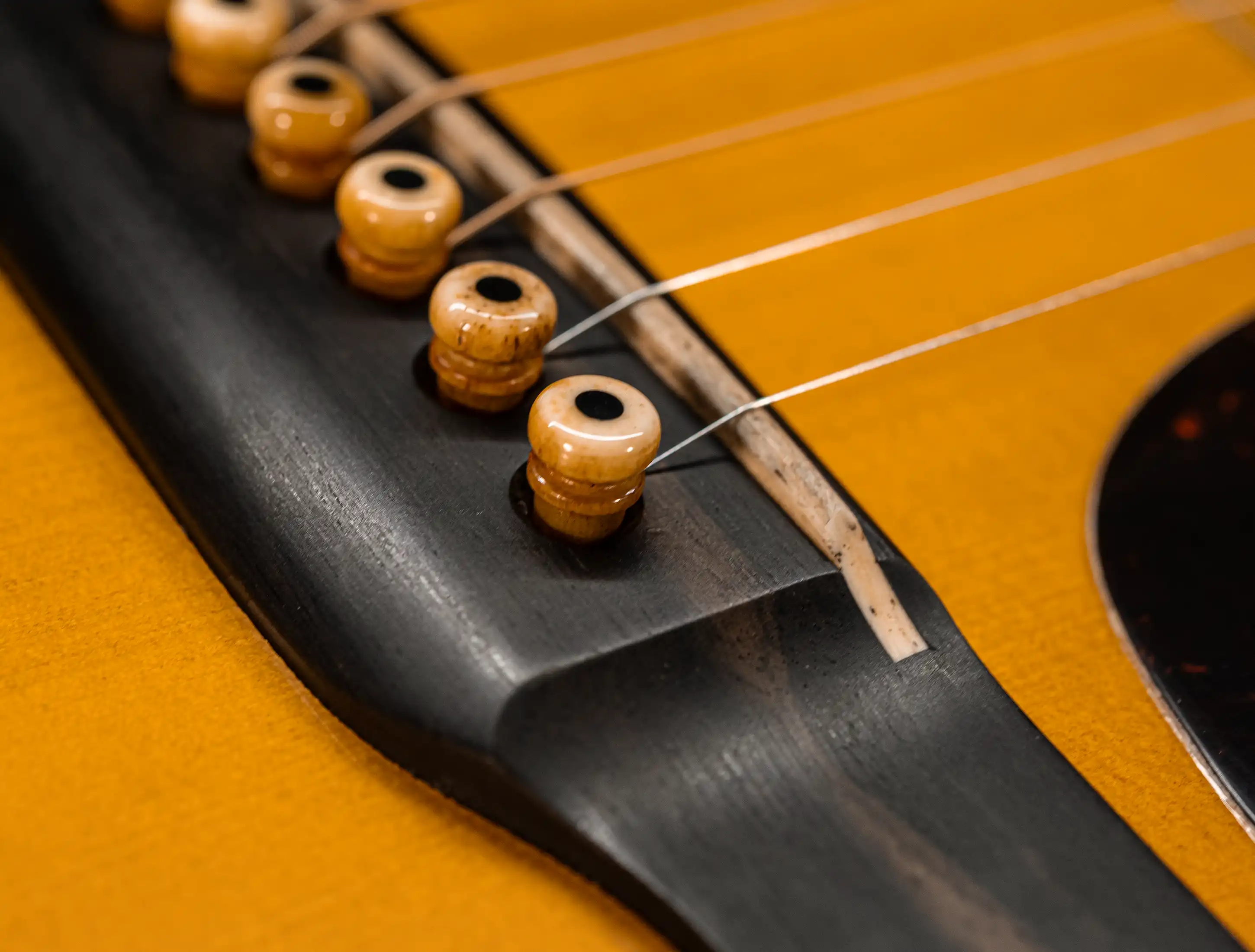 Show gallery (23 images) a154270 Martin-Custom-Shop-000-28-Authentic-1937-Vintage-Low-Gloss-Stage-1-Aging