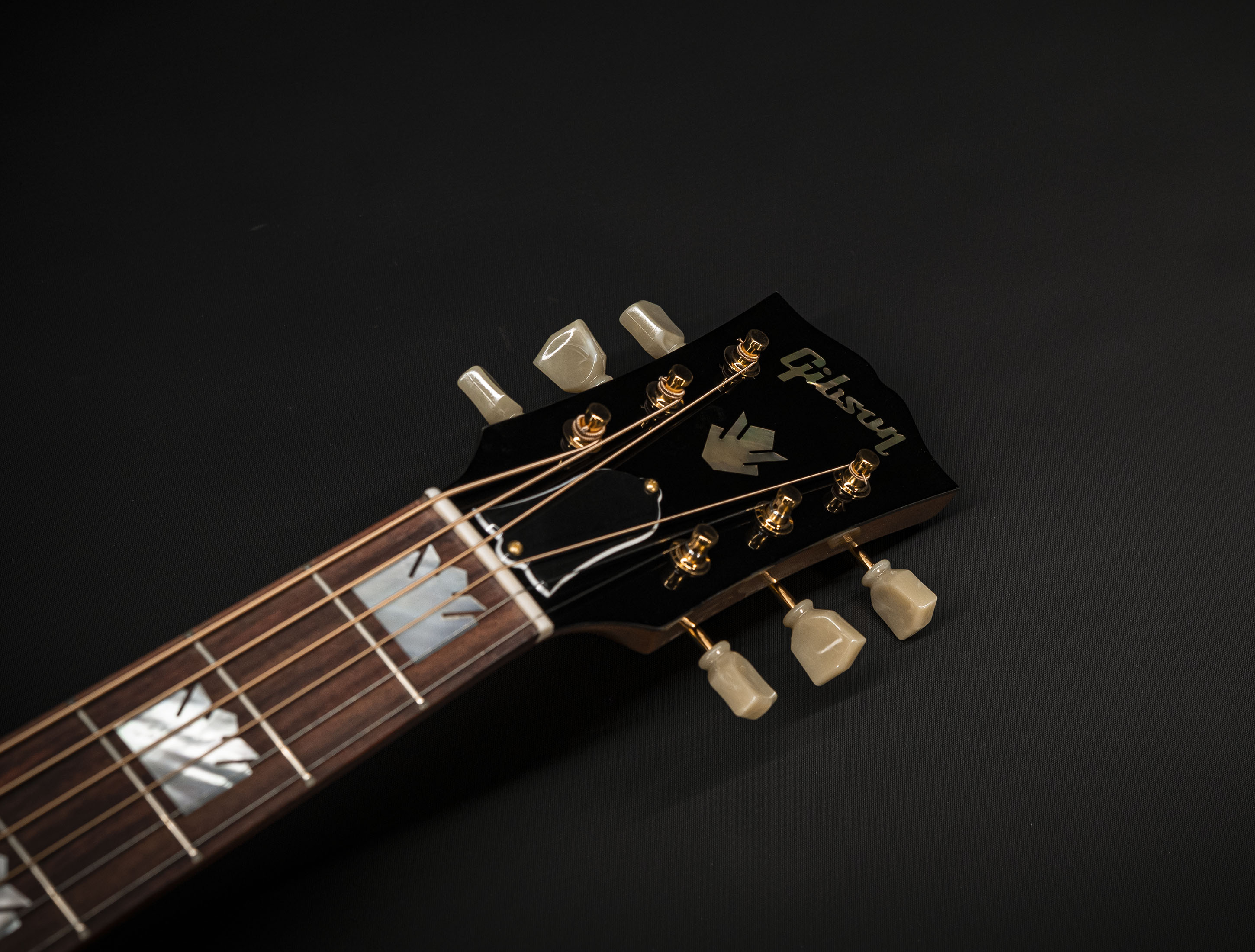a134705_Gibson-J-180-Y2K-Custom-Shop-Moustache-Rosewood-Antique-Natural a134705 gibson-j-180-y2k-custom-shop-moustache-rosewood-antique-natural