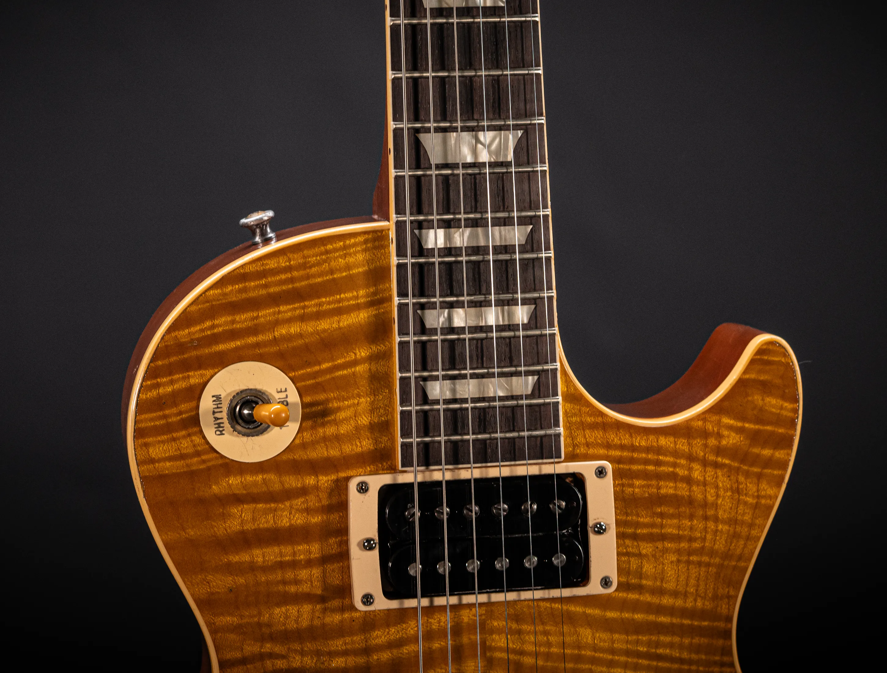 Show gallery (36 images) a163147 Gibson Les Paul 1959 Double Black Murphy LAB R9 Authentic Heavy Aged - Butterscotch