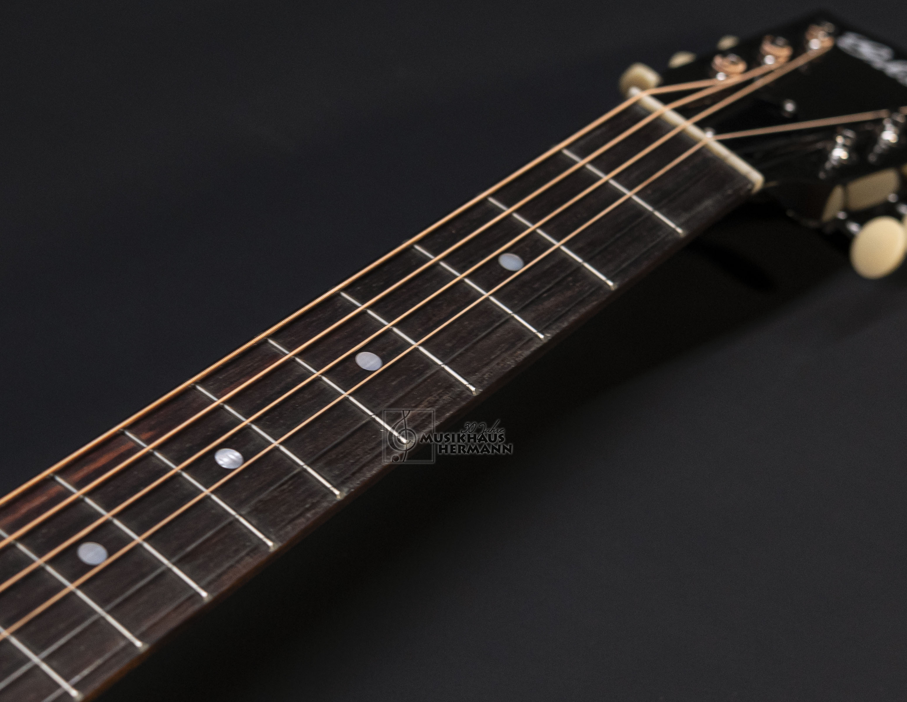 Galerie anzeigen (15 Bilder) a8-4533 gibson-l-00-original-2020-vintage-sunburst