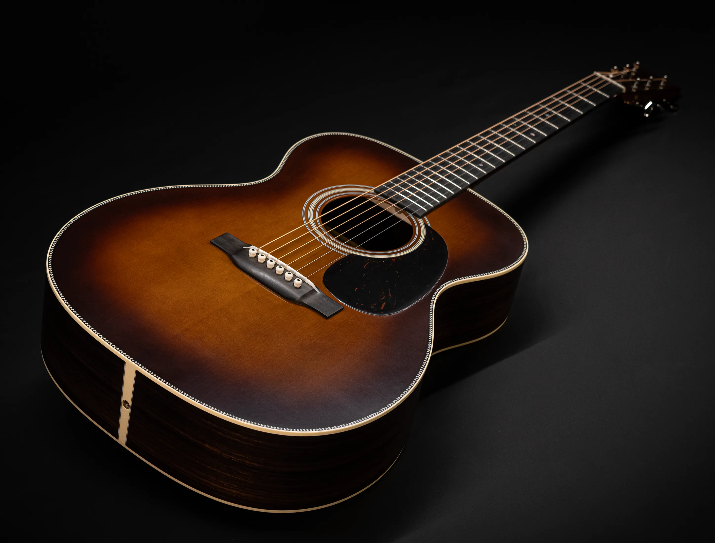 Galerie anzeigen (30 Bilder) a170568 Martin Custom Shop 000-28 Authentic 1937 - Ambertone Burst