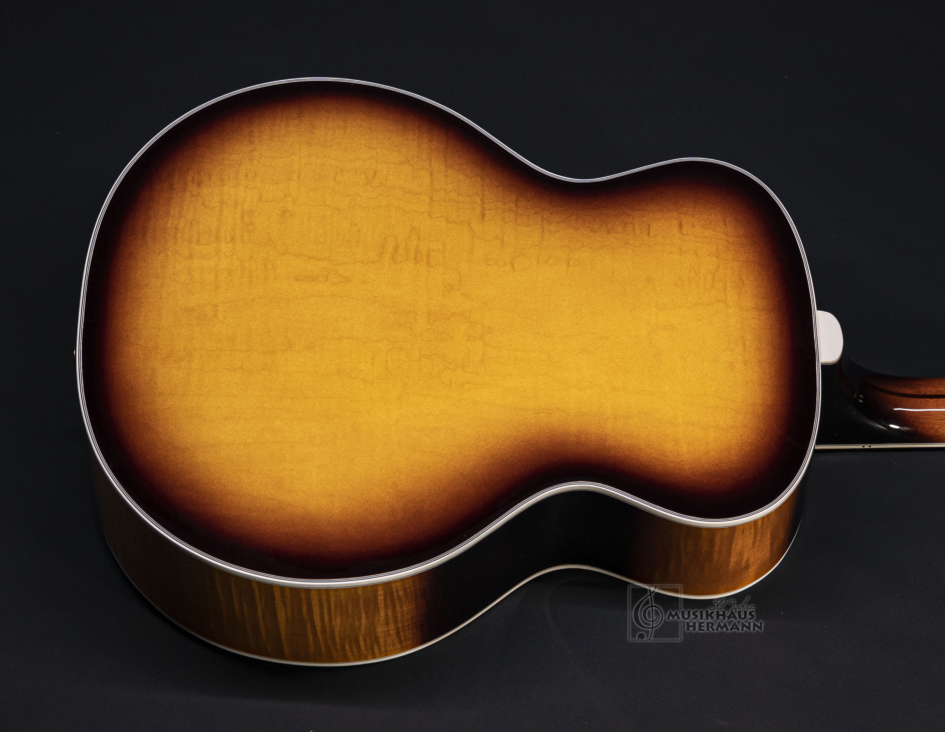 Galerie anzeigen (20 Bilder) a9-1370-guild-f512e-maple-atb