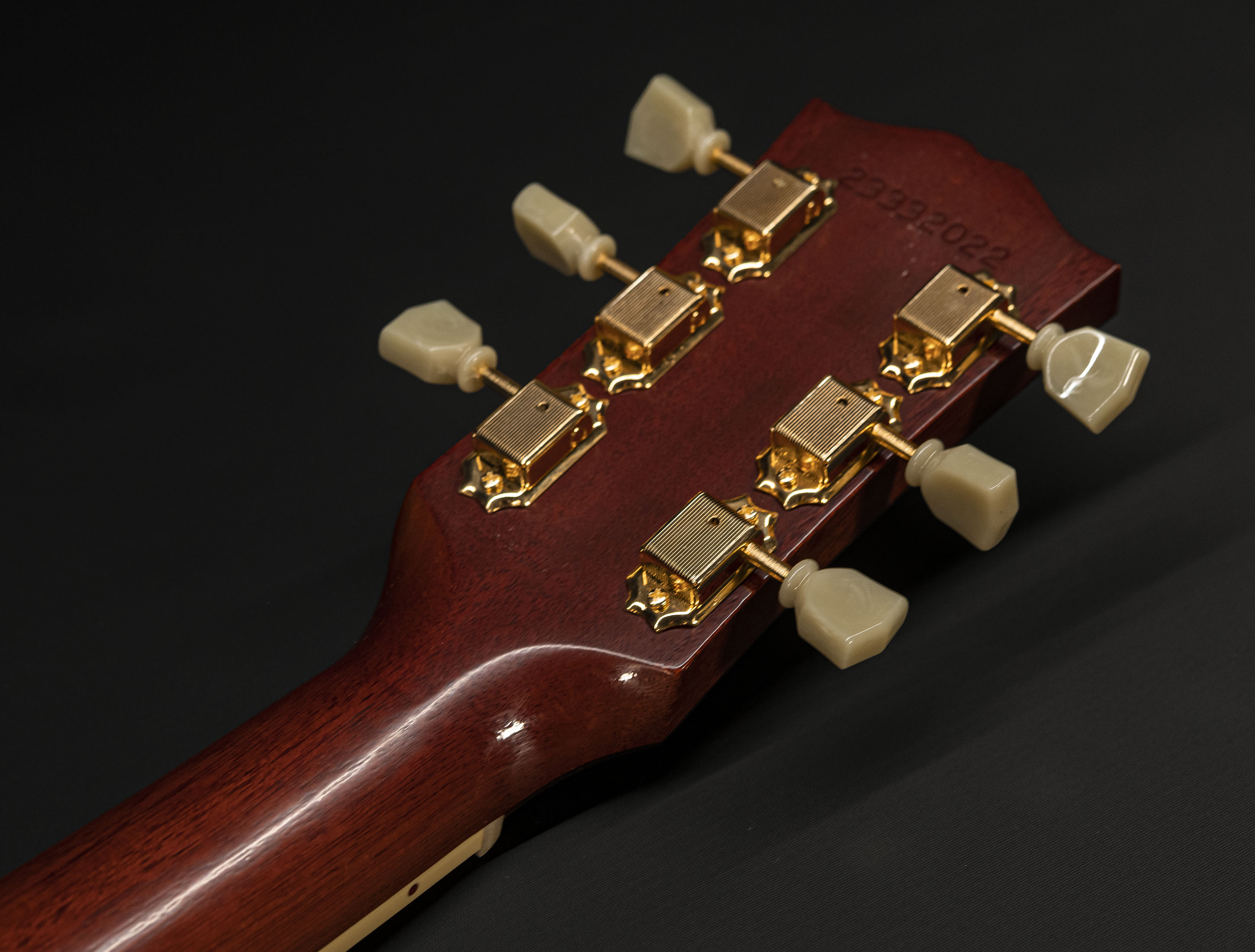 a138933-gibson-1960-hummingbird-double-pickguard-custom-shop-thermally-aged-adirondack-antique-60s-cherry