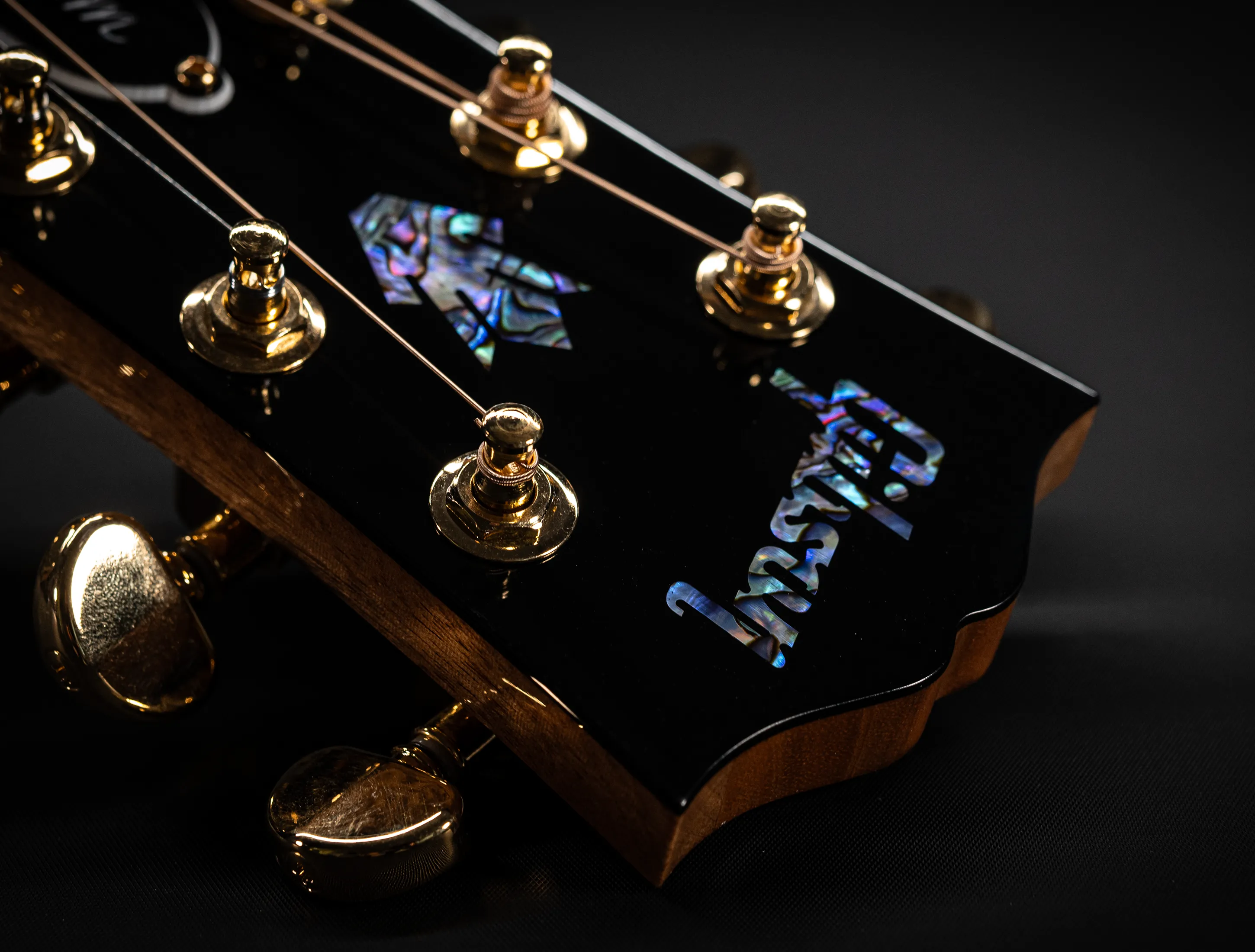Gibson Hummingbird Elegant Koa - Honey Burst