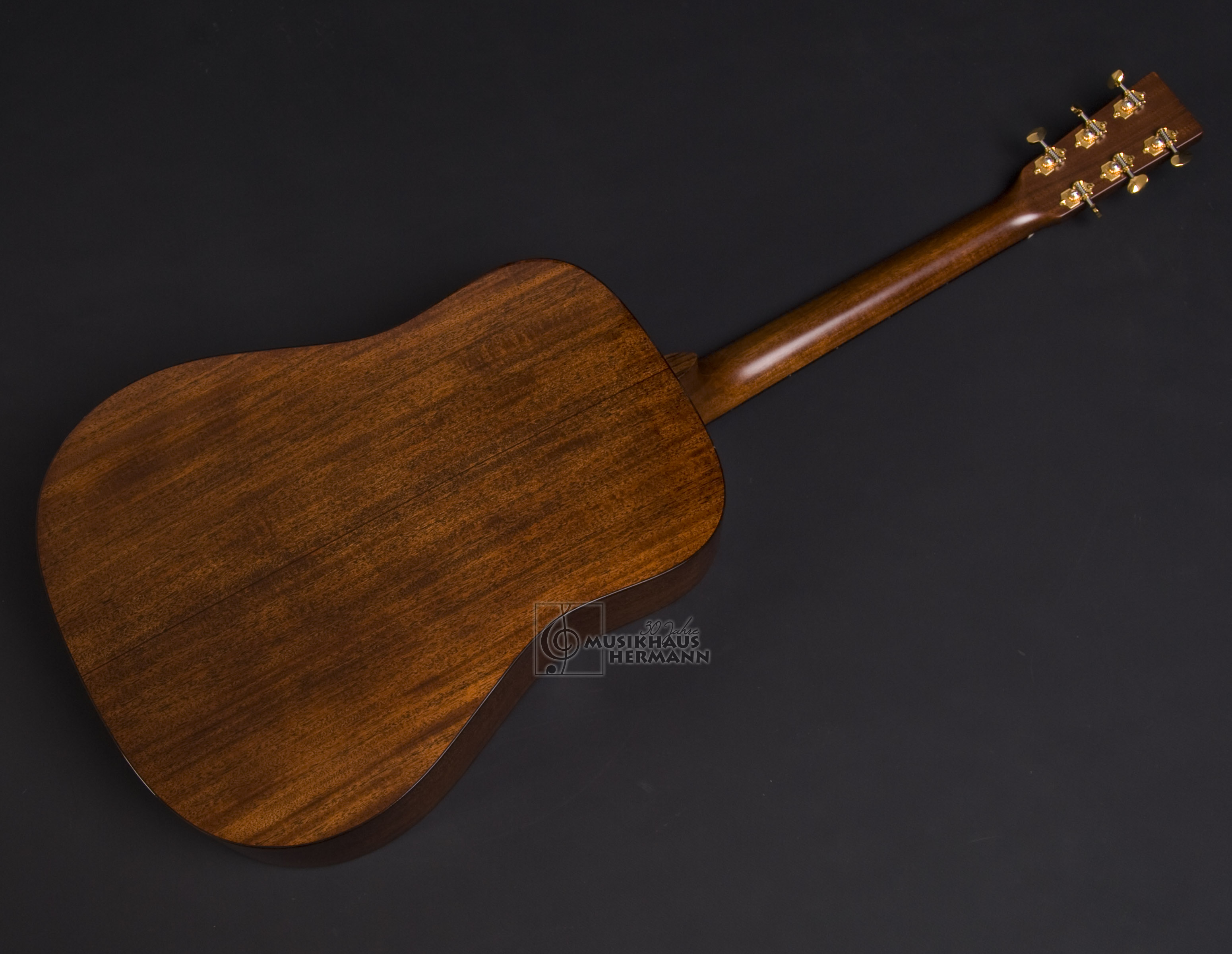 Show gallery (11 images) a7-7921 martin-d-18-modern-deluxe