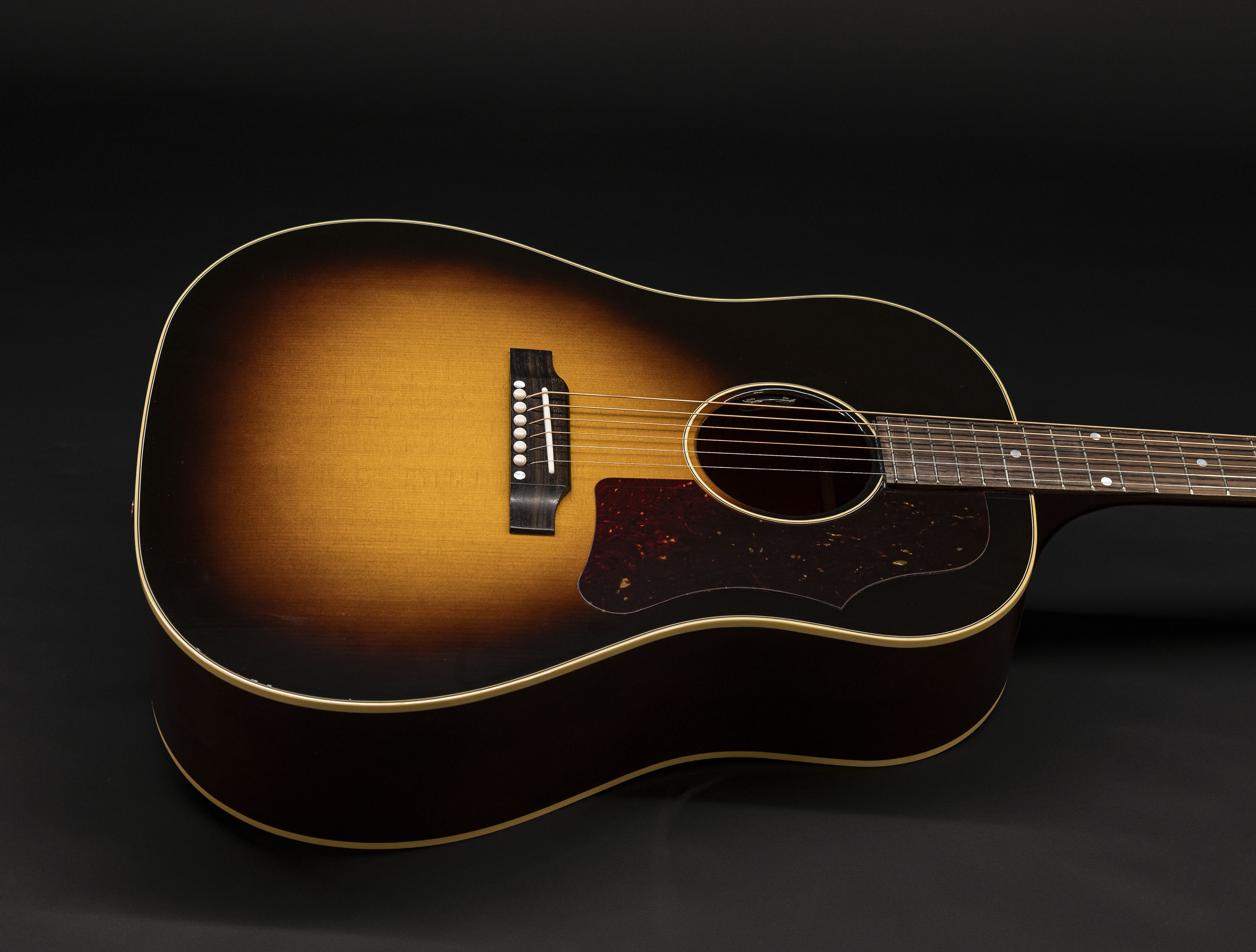 Show gallery (23 images) a128536 gibson-j-45-50s-original-vintage-sunburst