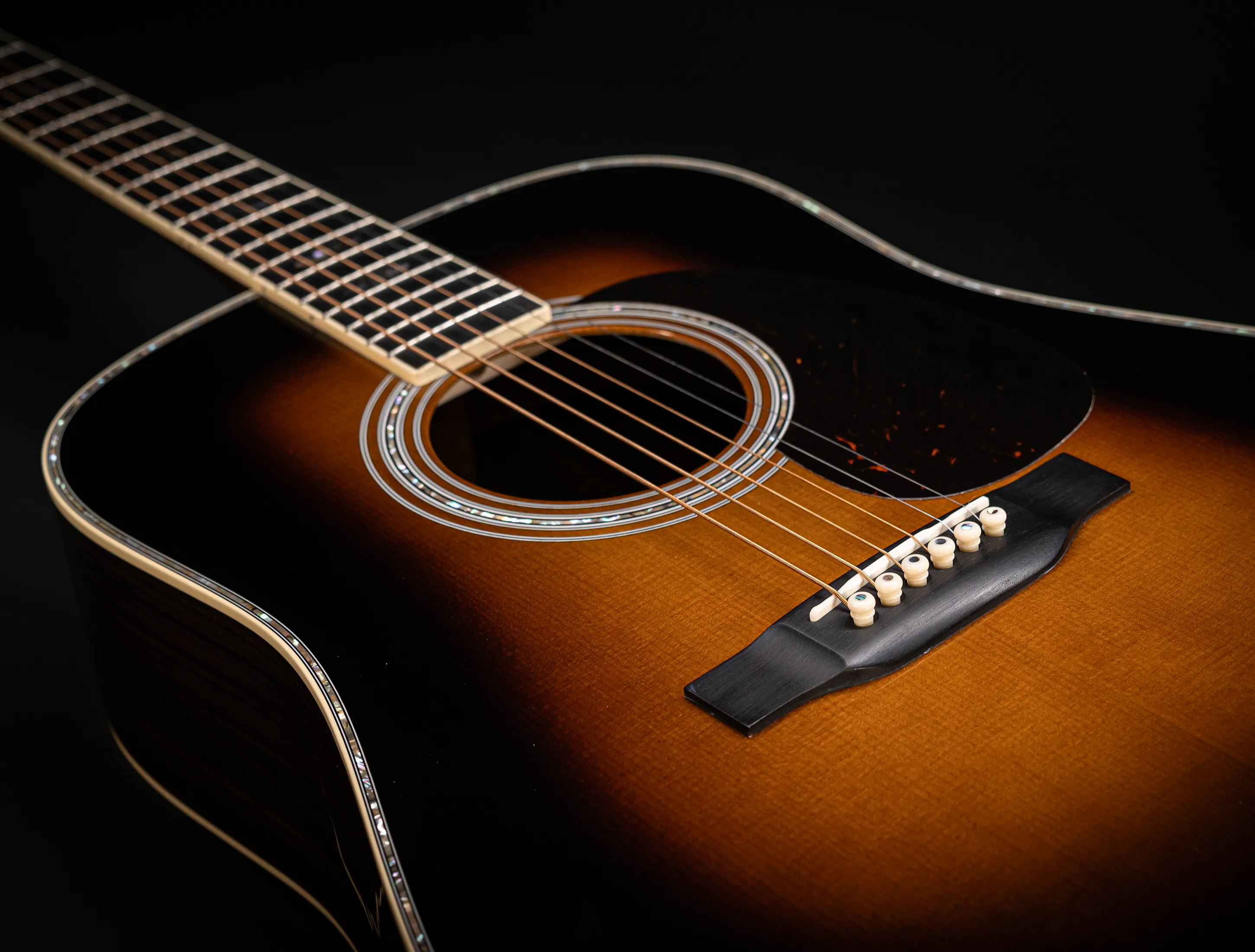 a172114 Martin D-41 (Reimagined) Sunburst Musikhaus-Hermann
