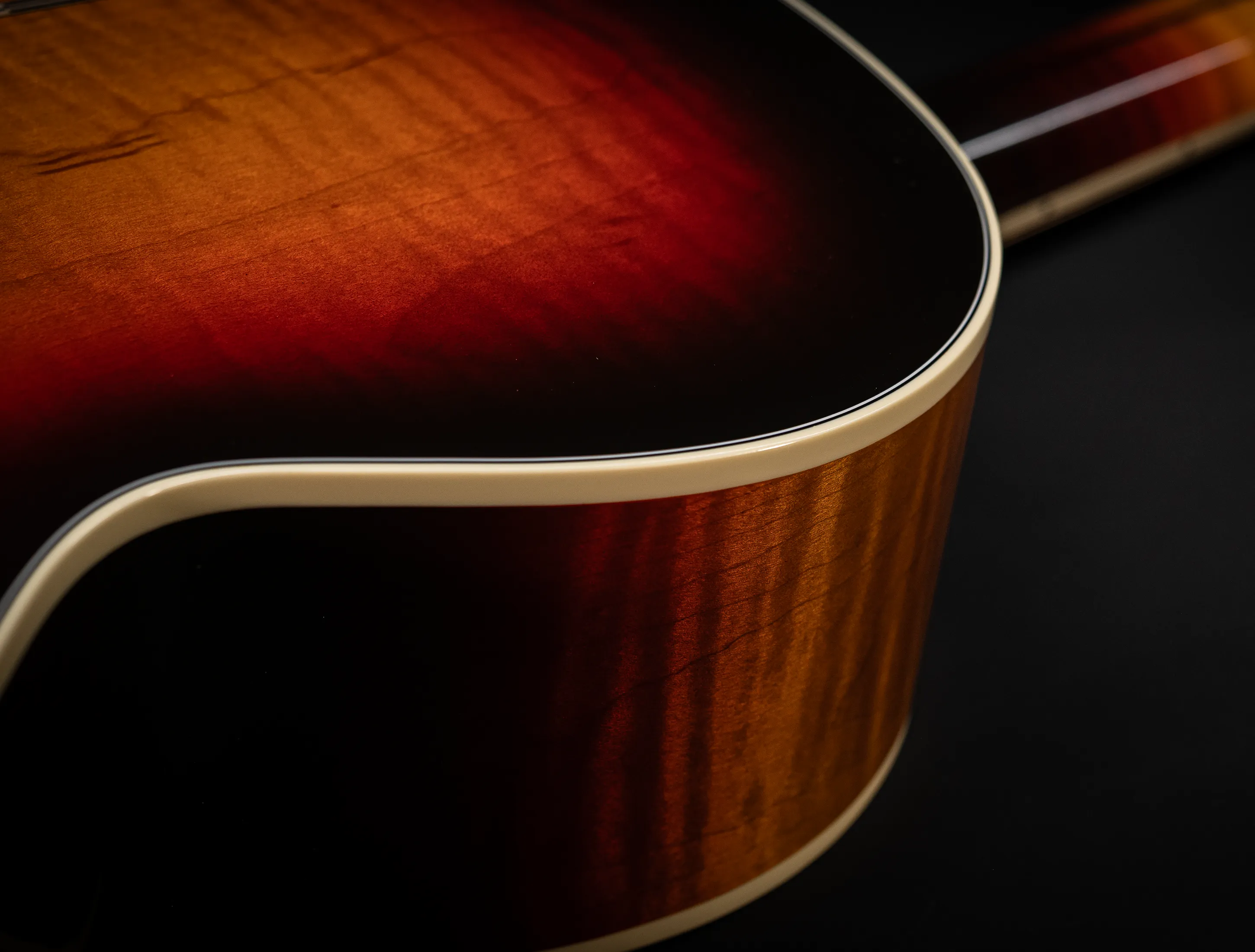 a173694 Gibson SJ-200 Standard Tri Burst MCJB20TB musikhaus-hermann