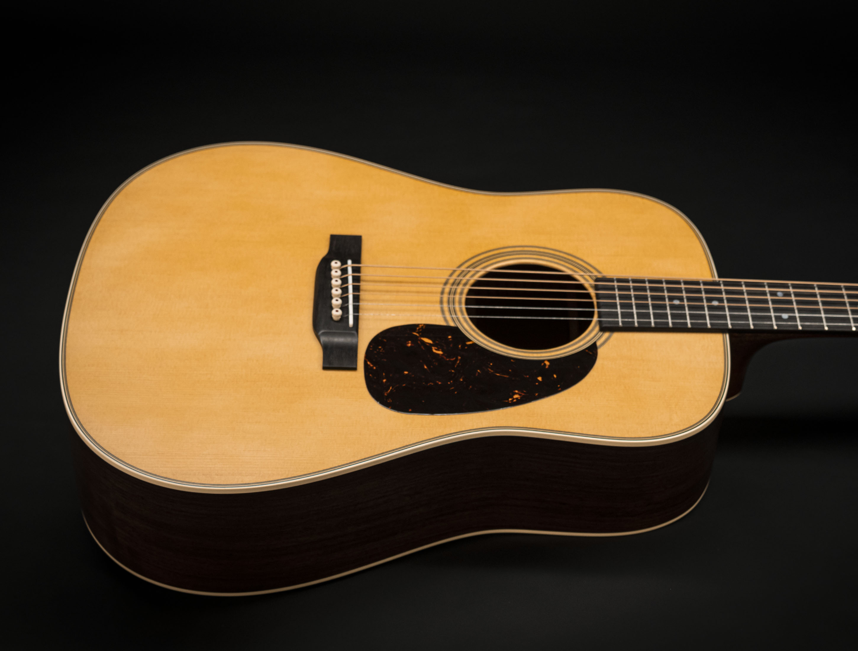 Show gallery (20 images) a135363 martin-d-28-satin-2023