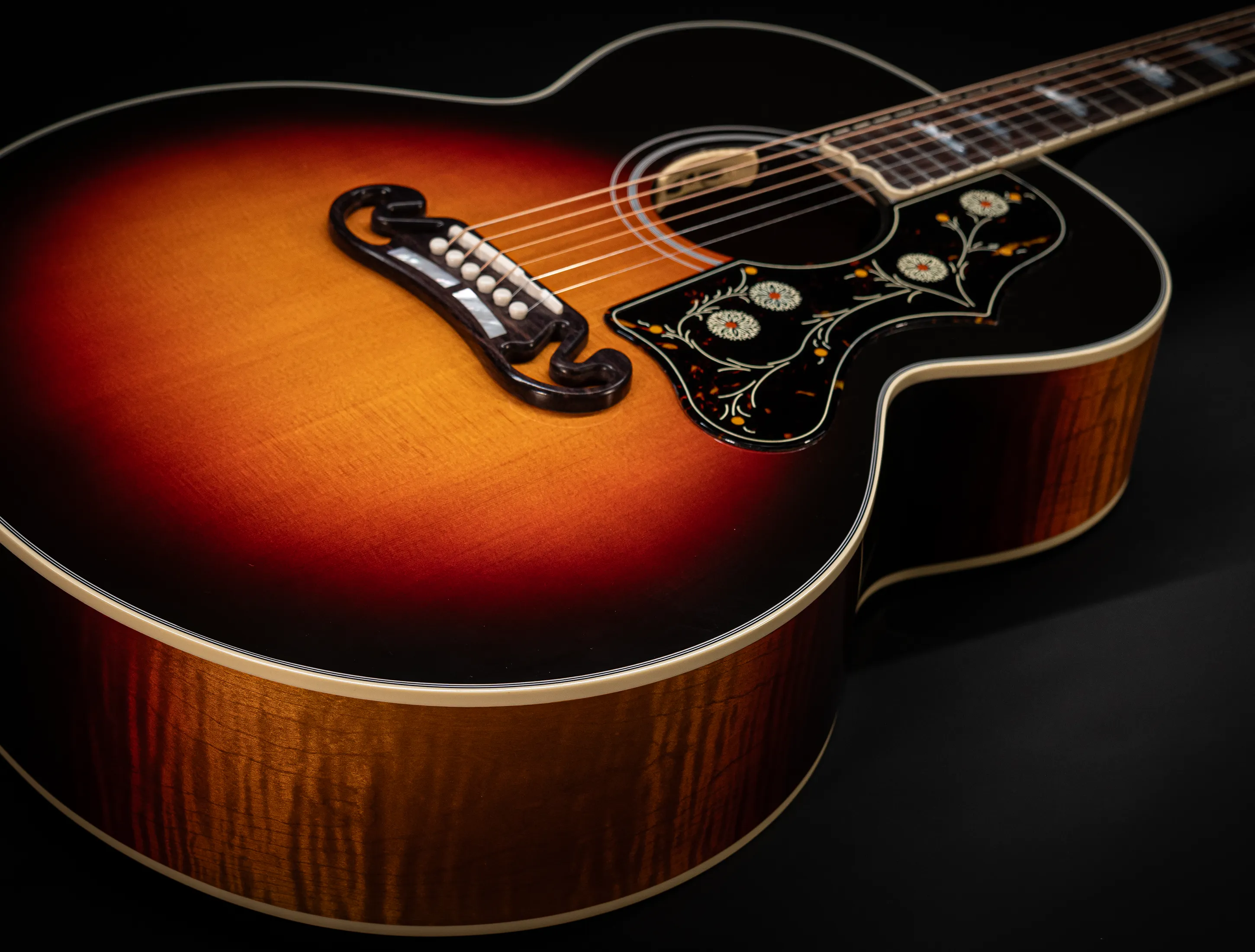 a173682 Gibson SJ-200 Standard Tri Burst MCJB20TB musikhaus-hermann