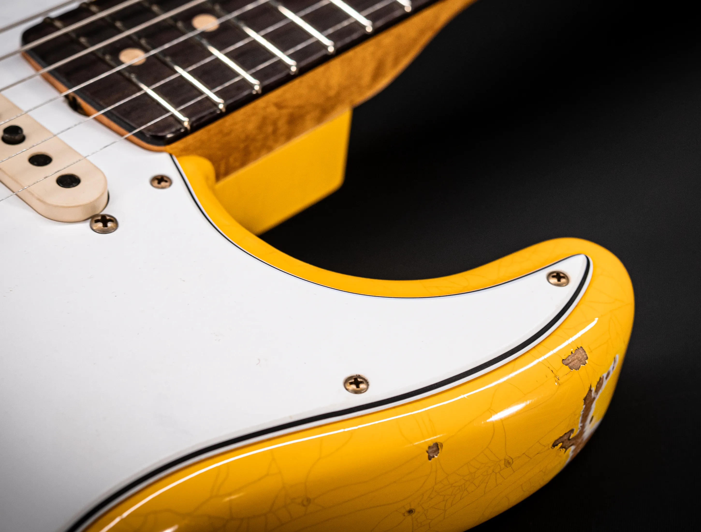 Fender MBD 1963 Stratocaster Between Relic & Heavy Relic - Aged Graffity Yellow