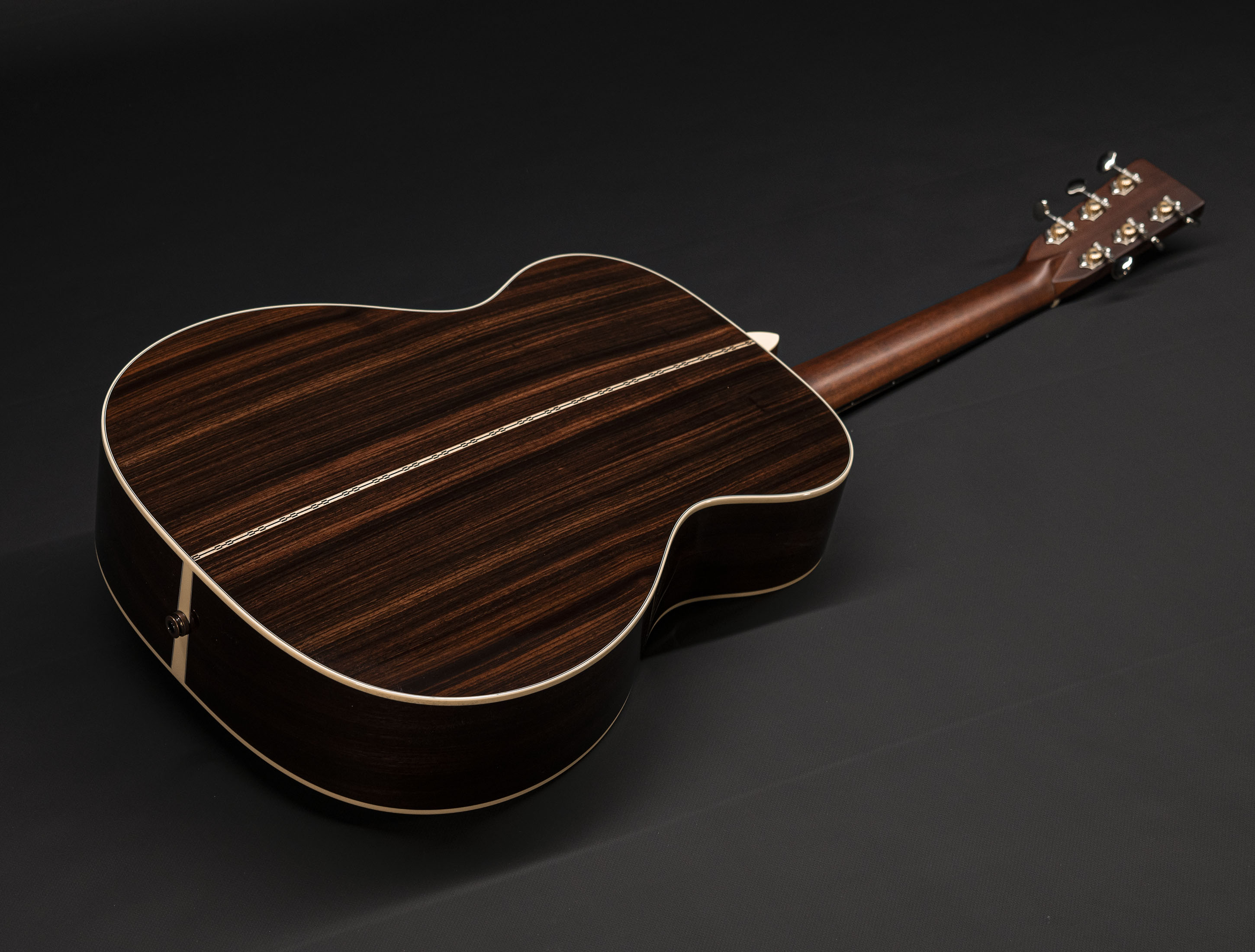 Galerie anzeigen (16 Bilder) a117853-martin-000-28e-lrb-reimagined-sunburst-lr-baggs-anthem