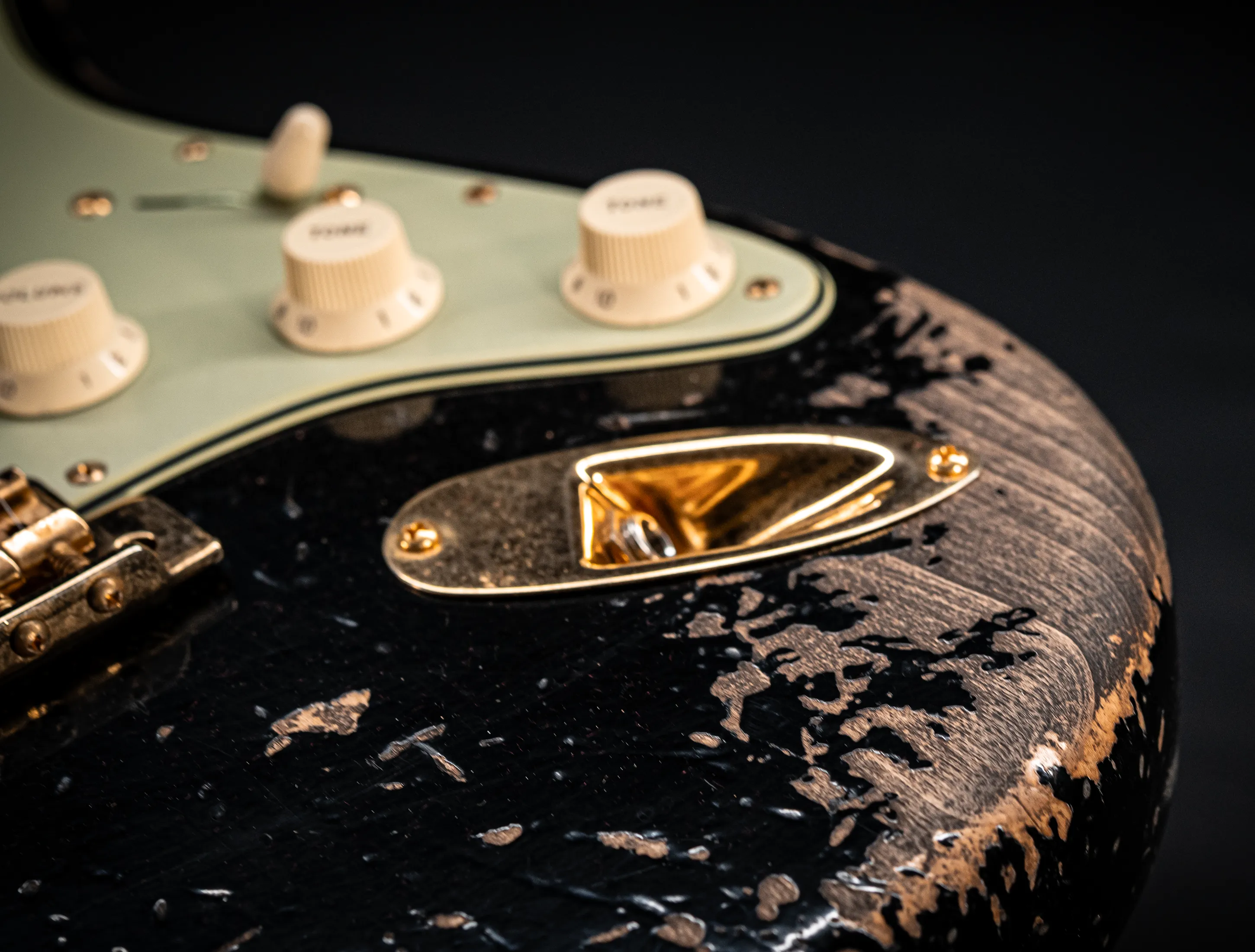 Fender MBD 1963 Stratocaster Super Heavy Relic Black - Gold Hardware