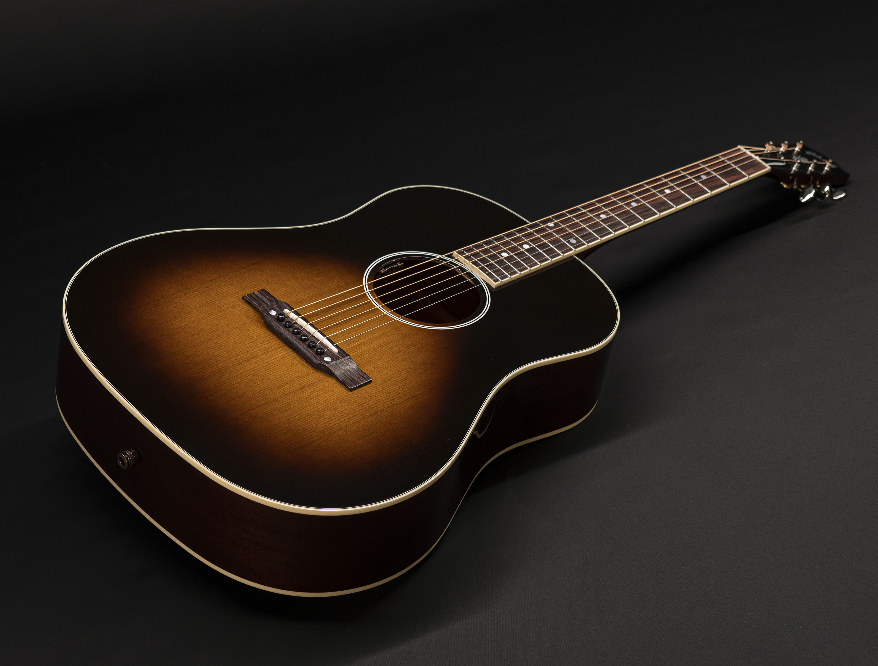 Galerie anzeigen (27 Bilder) a130235-gibson-keb-mo-3-0-j-45-12-fret