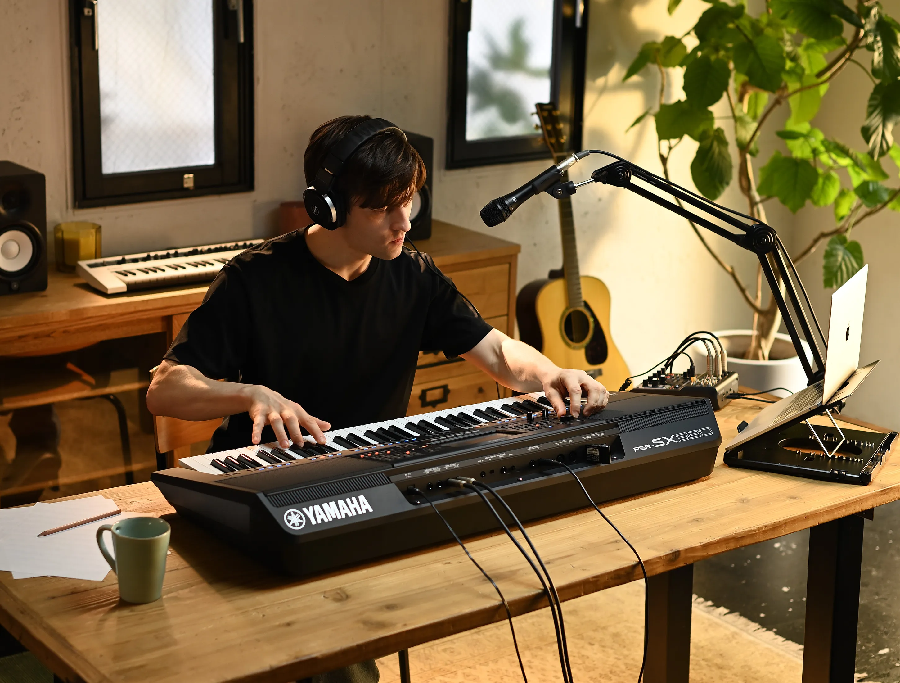 Show gallery (19 images) Yamaha PSR-SX-920 1 005