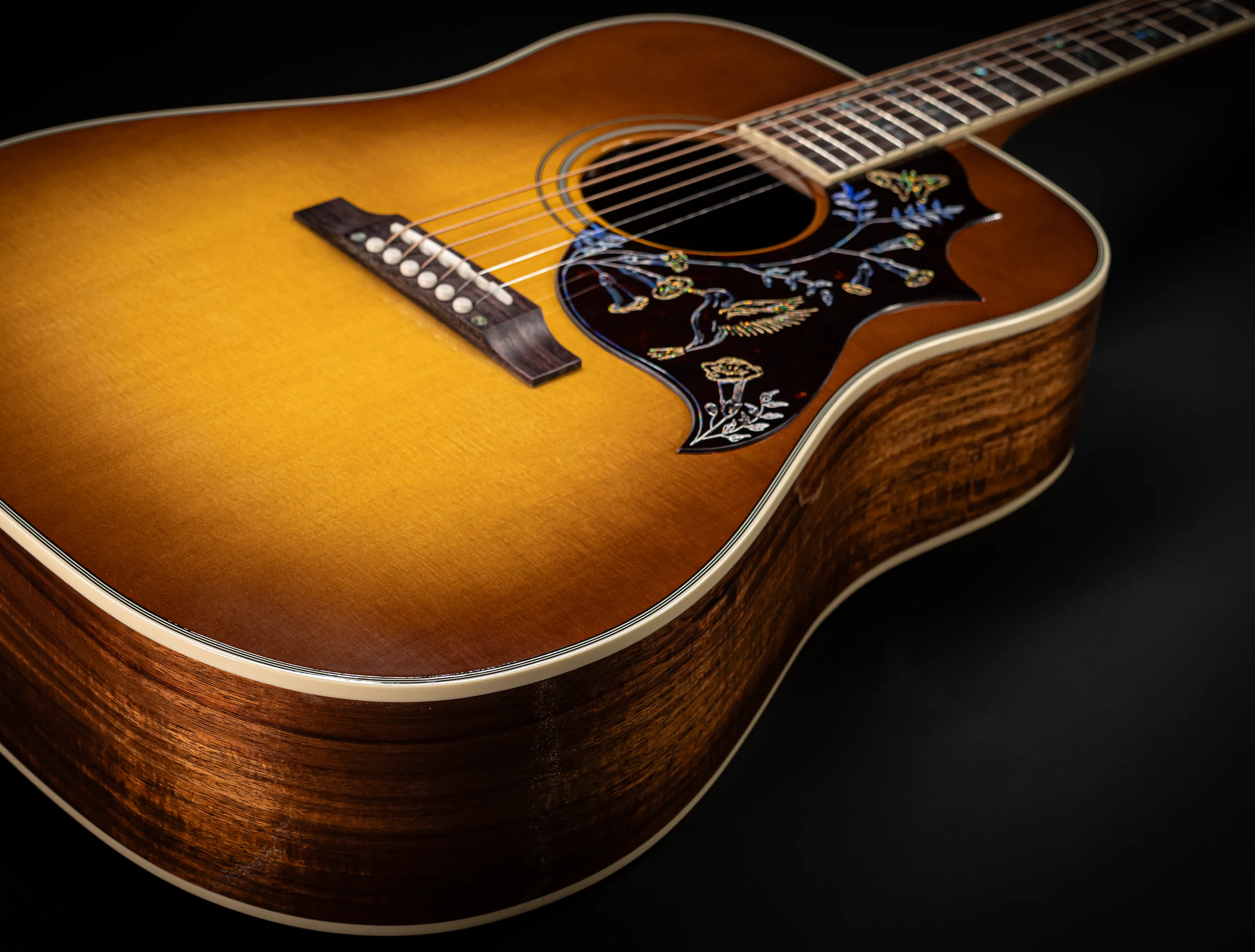 Gibson Hummingbird Elegant Koa - Honey Burst
