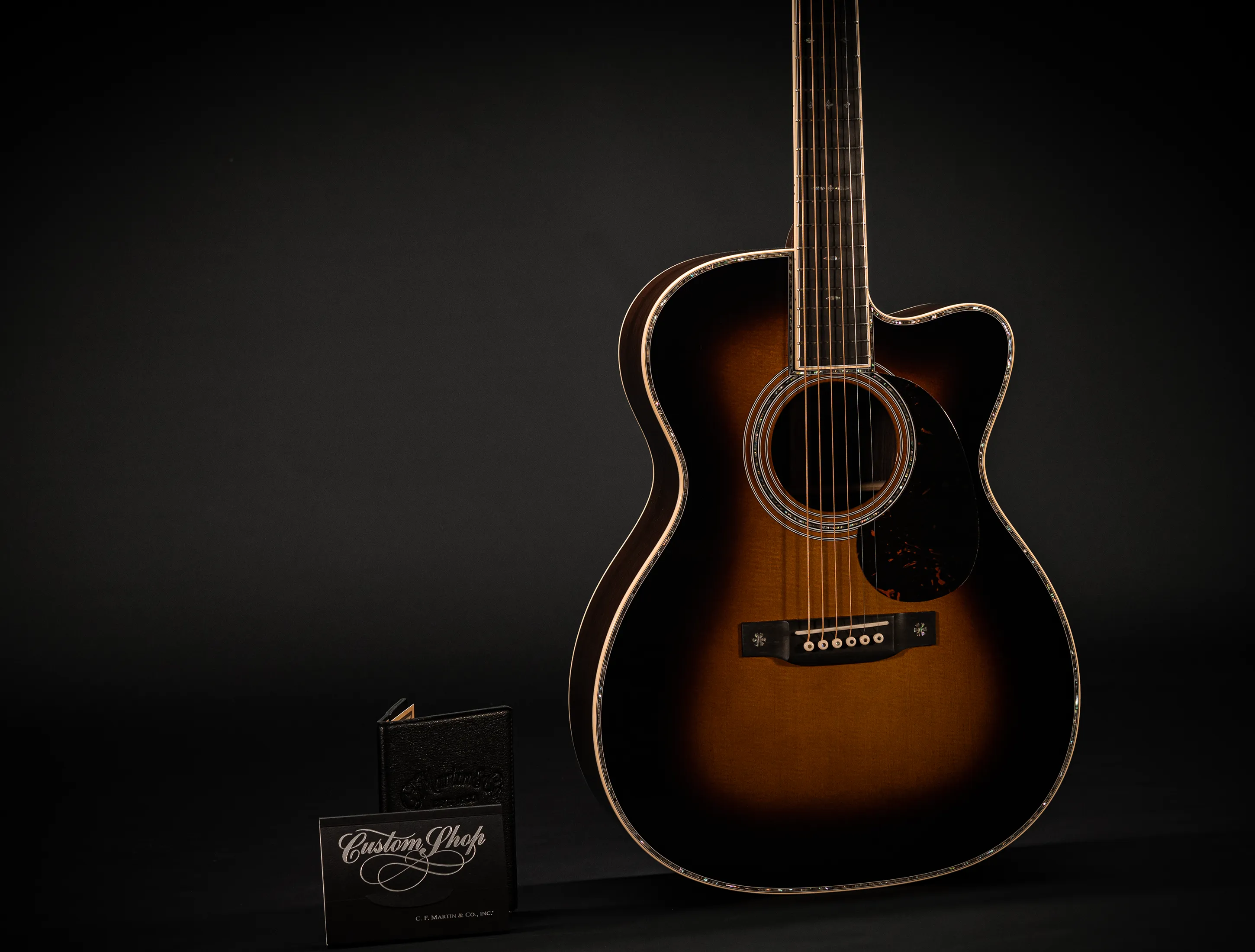 Martin 000-42C Custom Shop Golden Era Cutaway 1935 Sunburst