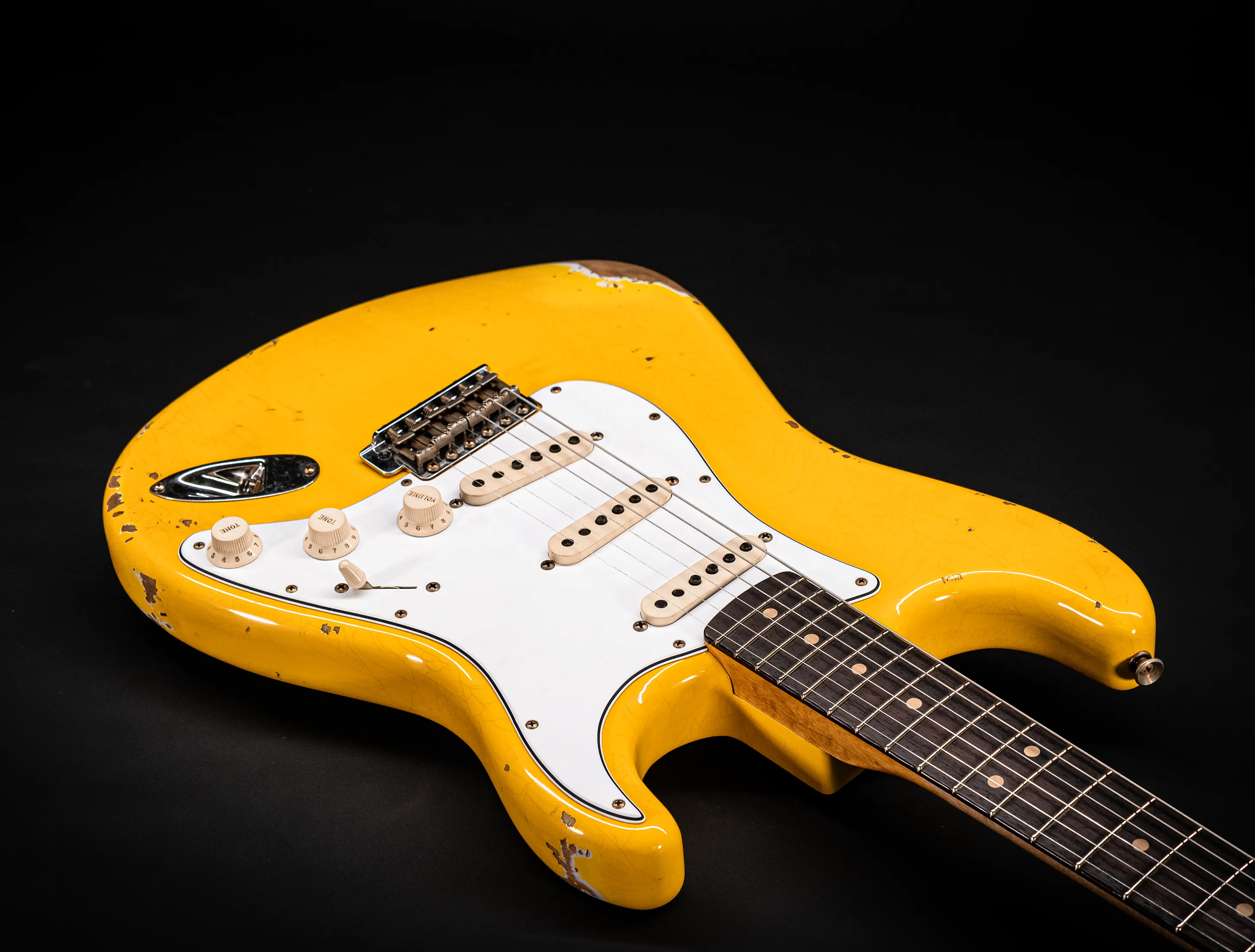 Fender MBD 1963 Stratocaster Between Relic & Heavy Relic - Aged Graffity Yellow