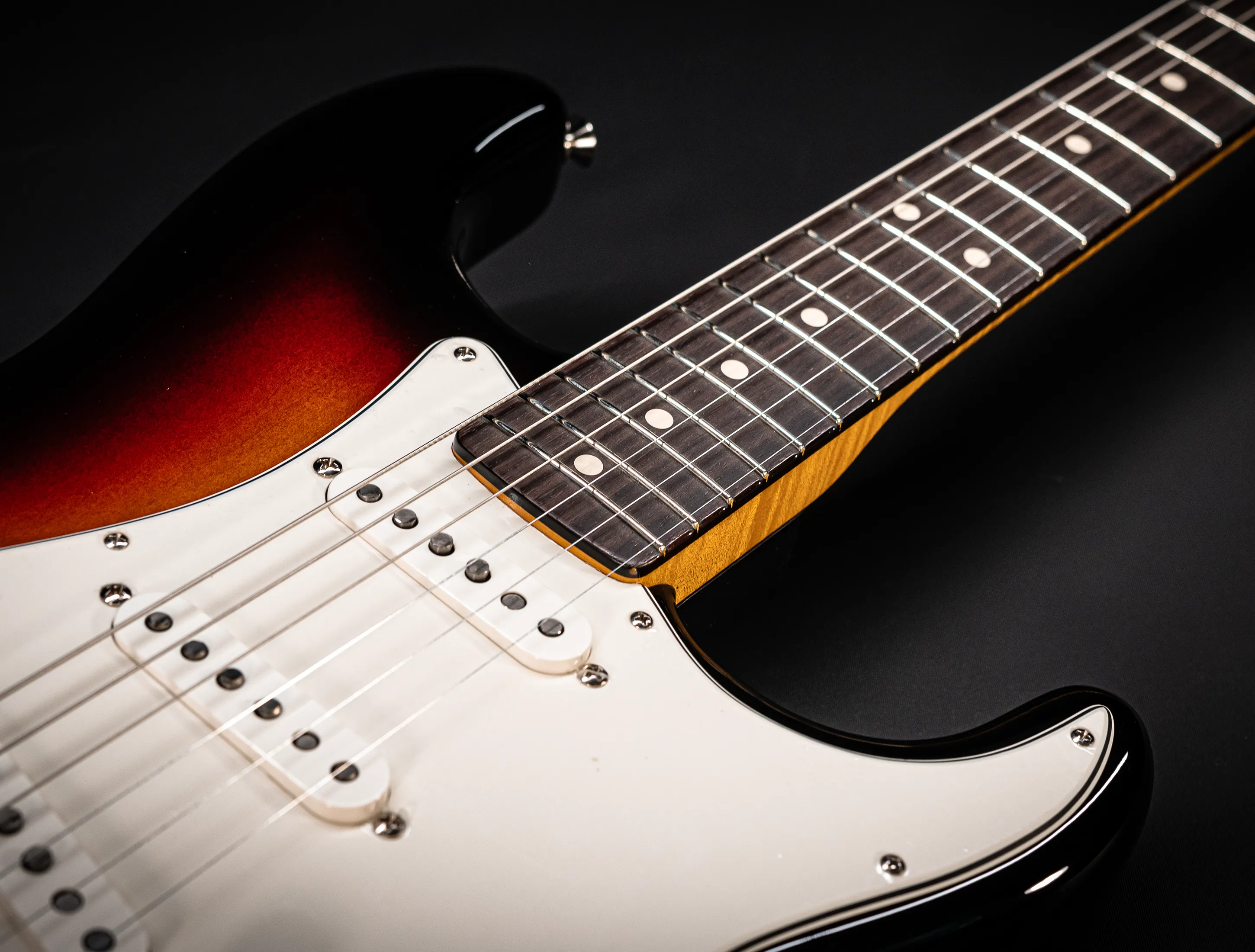 a175591-Fender-MBD-Limited-1963-Stratocaster-Timeless-NOS-flame-Neck-Sunburst-