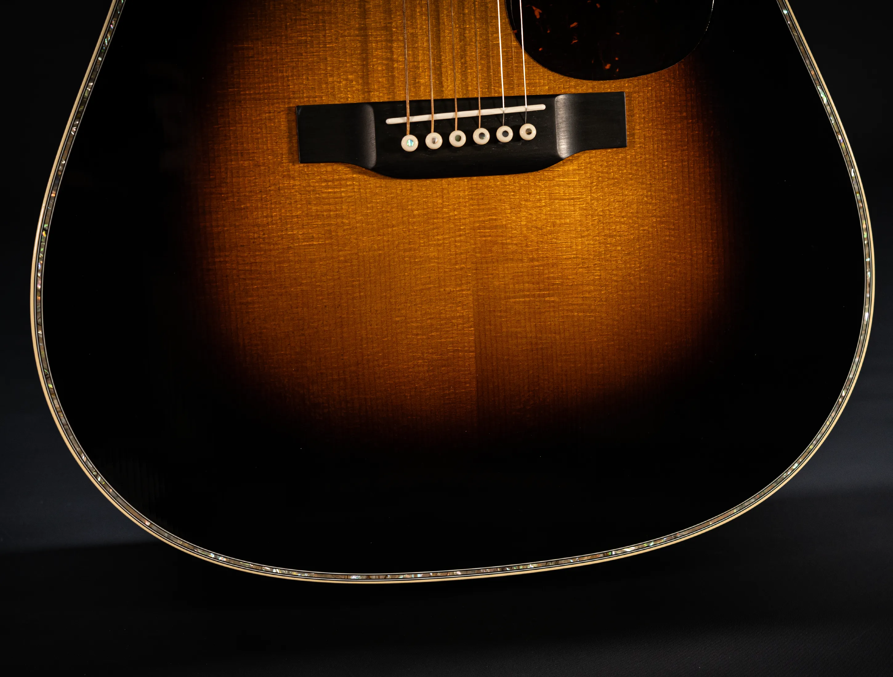 a172117 Martin D-41 (Reimagined) Sunburst Musikhaus-Hermann