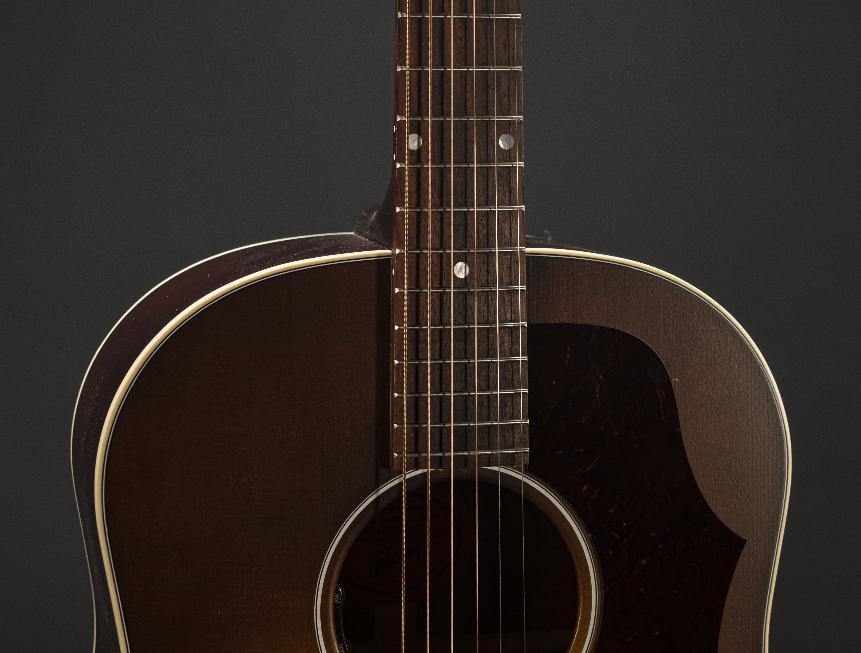 Show gallery (25 images) a121280 gibson-j-45-50s-faded-vintage-sunburst