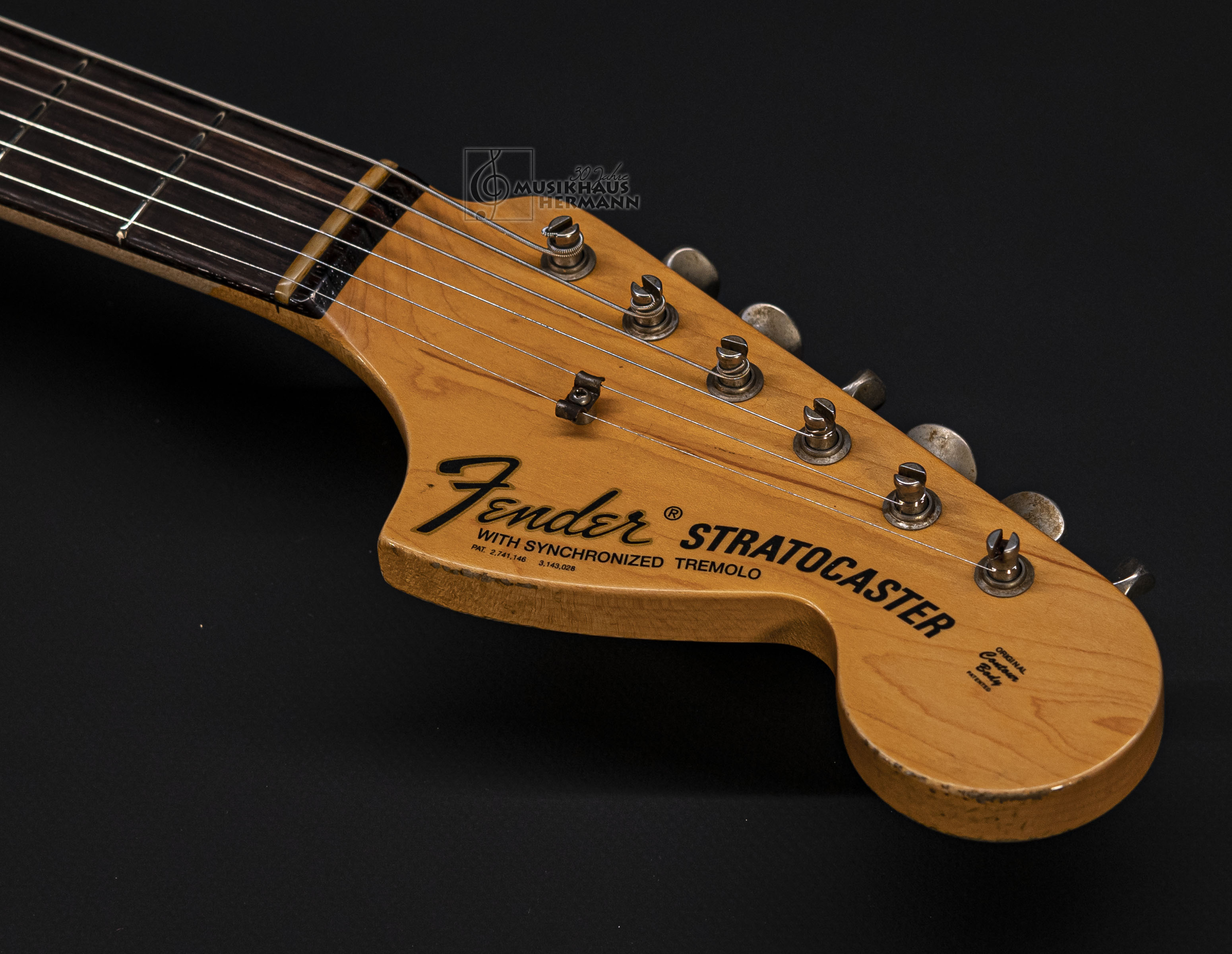 Galerie anzeigen (21 Bilder) a9-4232 fender-custom-shop-michael-landau-1968-stratocaster-3-color-sunburst