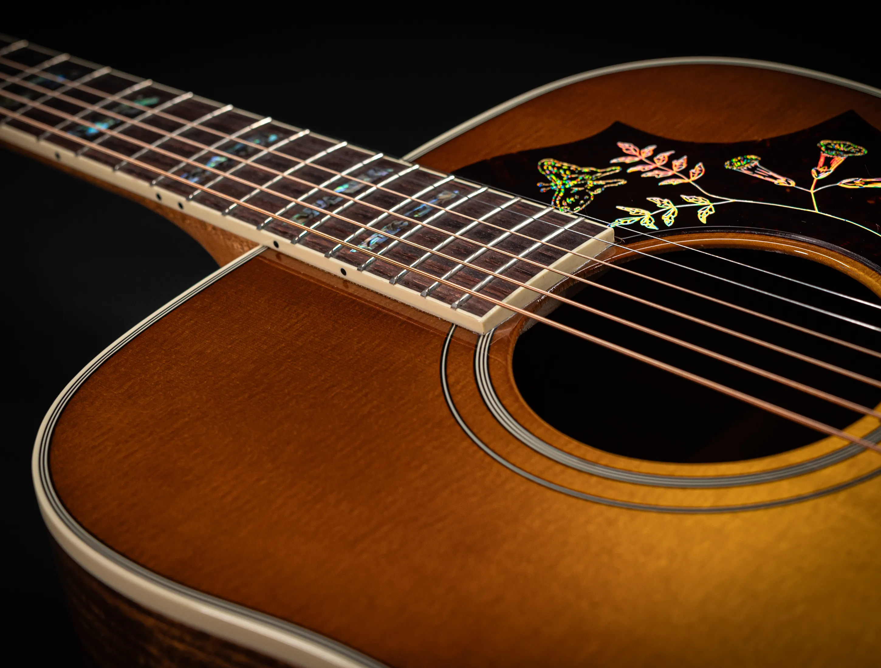 Gibson Hummingbird Elegant Koa - Honey Burst