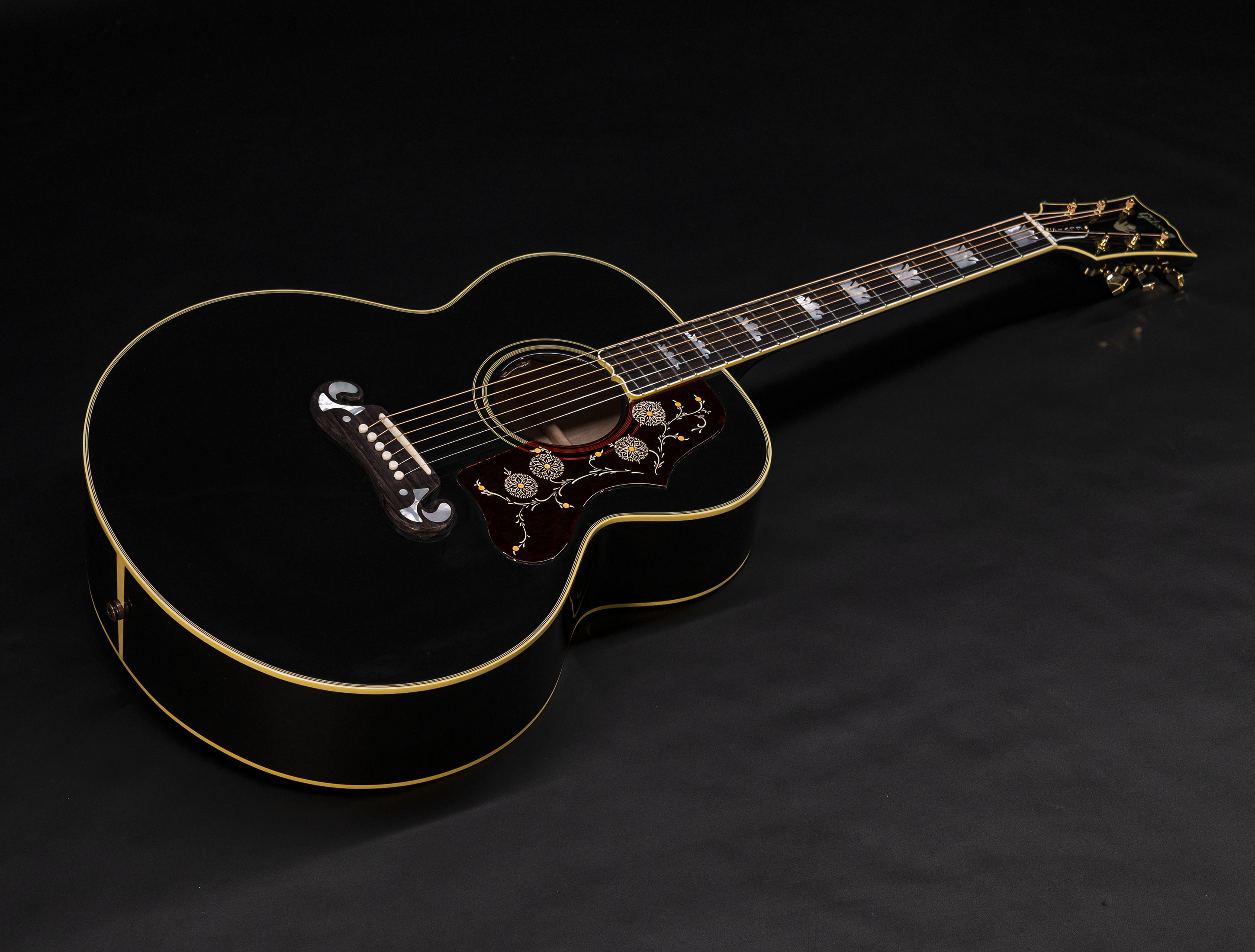 Show gallery (22 images) a110387 gibson-elvis-sj-200-signature-the-king-of-rock-and-roll-ebony