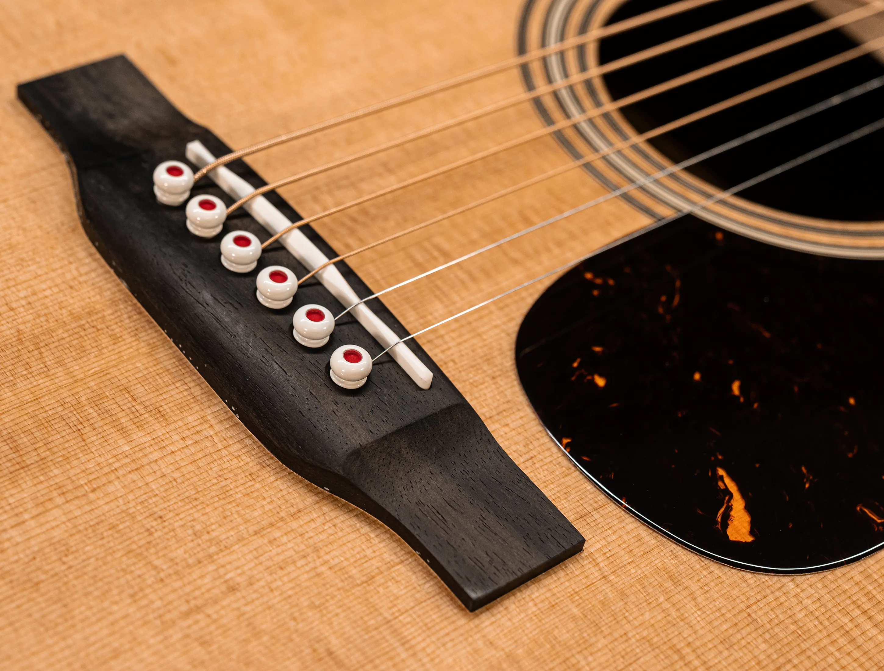 Show gallery (28 images) a170927 Martin 00-28 Modern Deluxe Musikhaus-Hermann