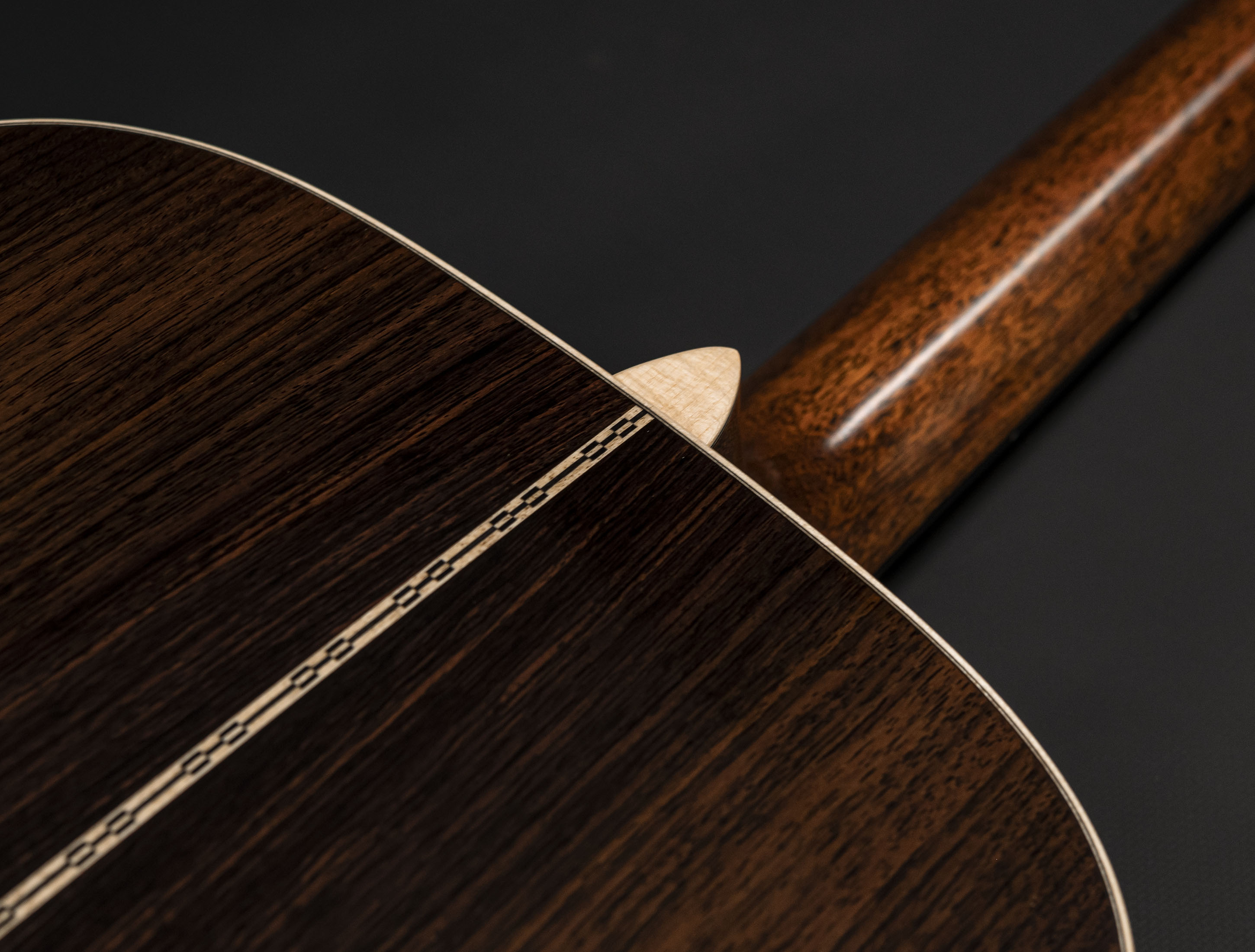 Galerie anzeigen (24 Bilder) a126338 martin-000-28bl-brooke-ligertwood-sunburst