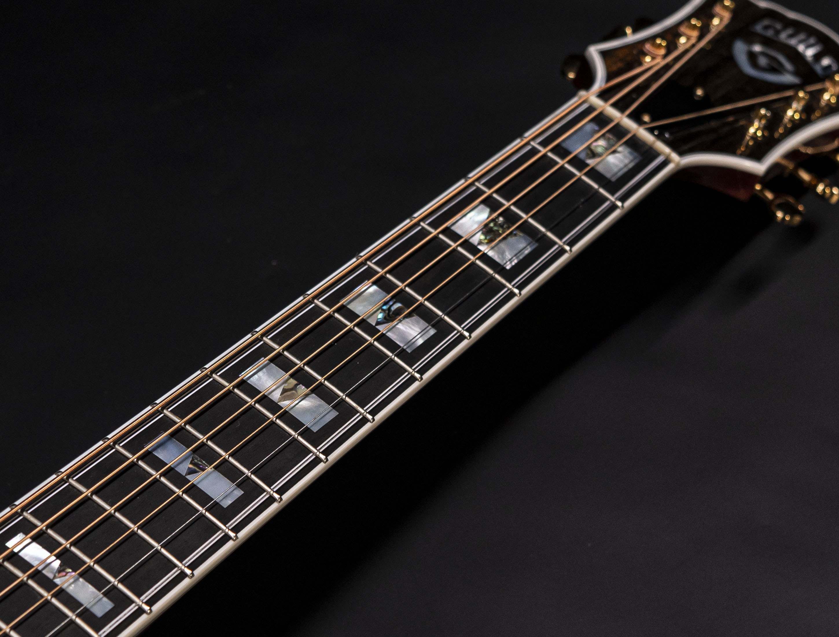 Galerie anzeigen (23 Bilder) a10-5604 Guild-D-55E-ATB-Antique-Sunburst-L-R-Baggs-USA