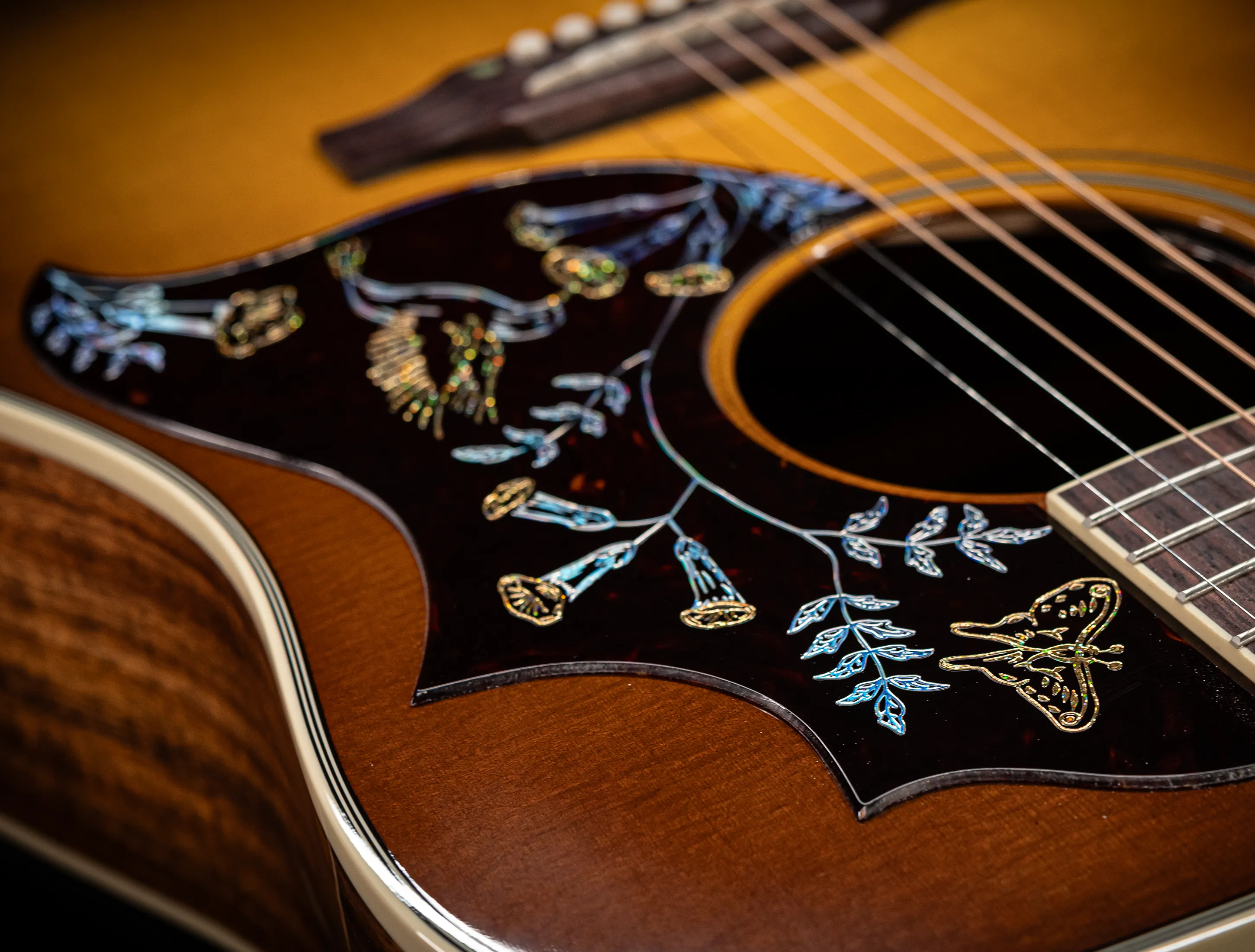 Gibson Hummingbird Elegant Koa - Honey Burst