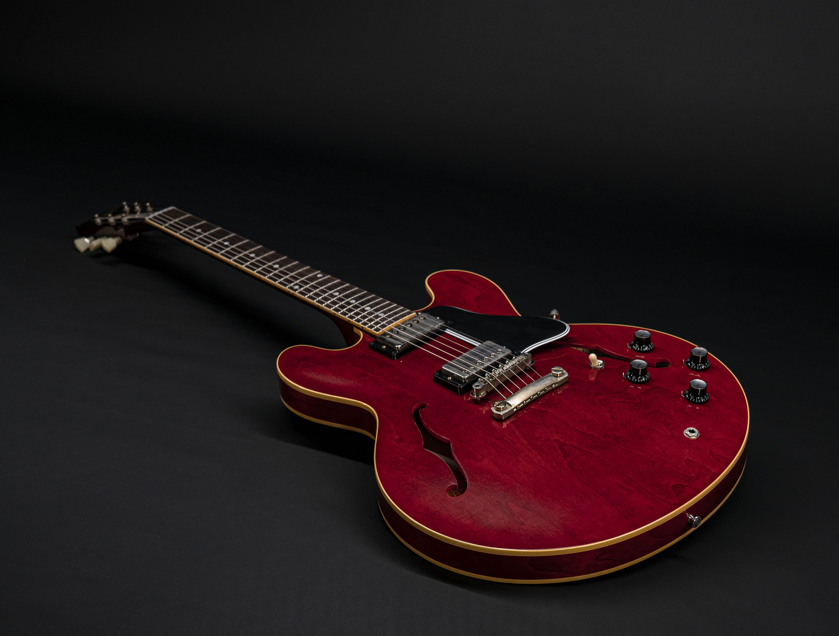 a126643_Gibson-ES-335-1961-Murphy-Lab-Ultra-Light-Aged-Sixties-Cherry a126643 gibson-es-335-1961-murphy-lab-ultra-light-aged-sixties-cherry