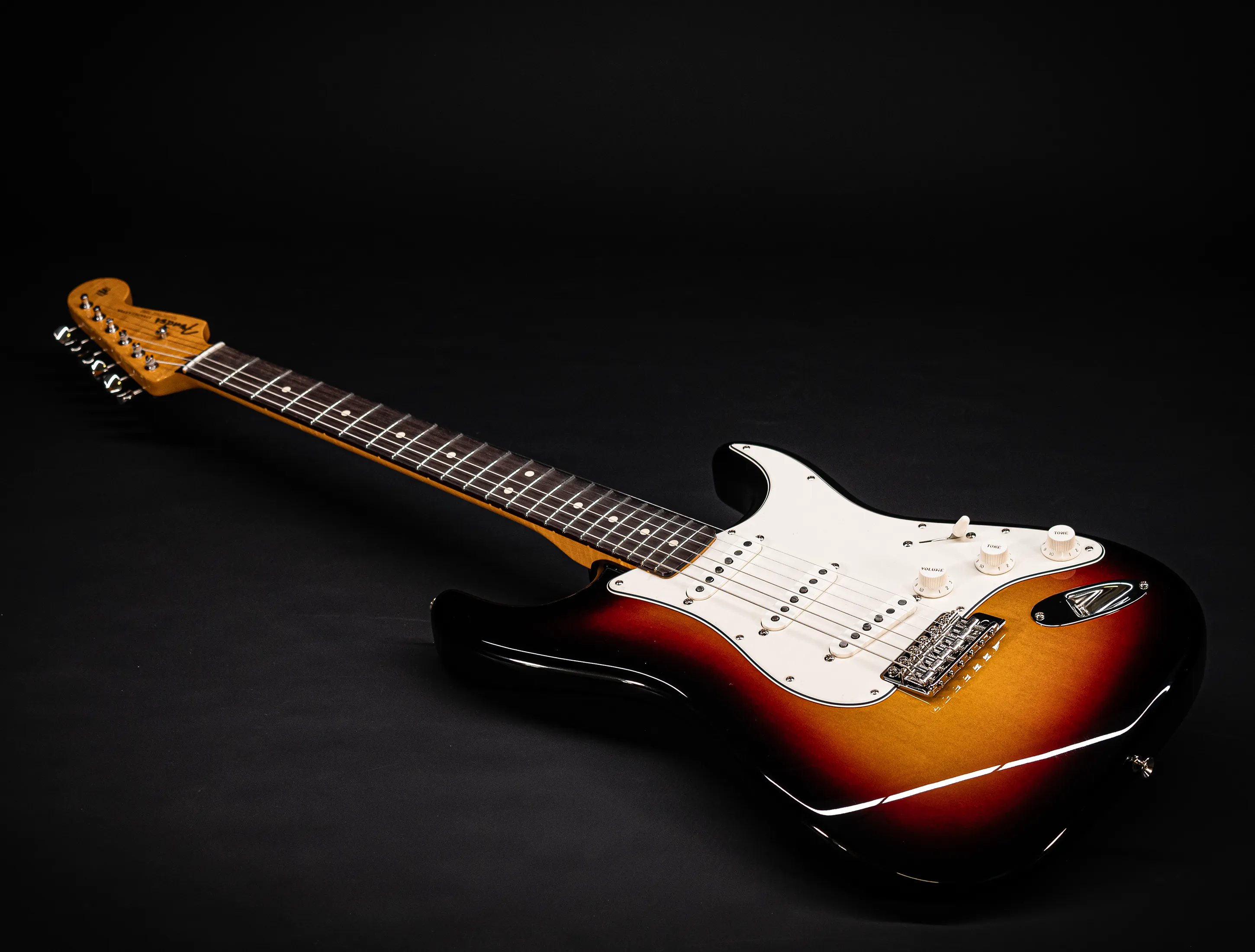 a175613-Fender-MBD-Limited-1963-Stratocaster-Timeless-NOS-flame-Neck-Sunburst-