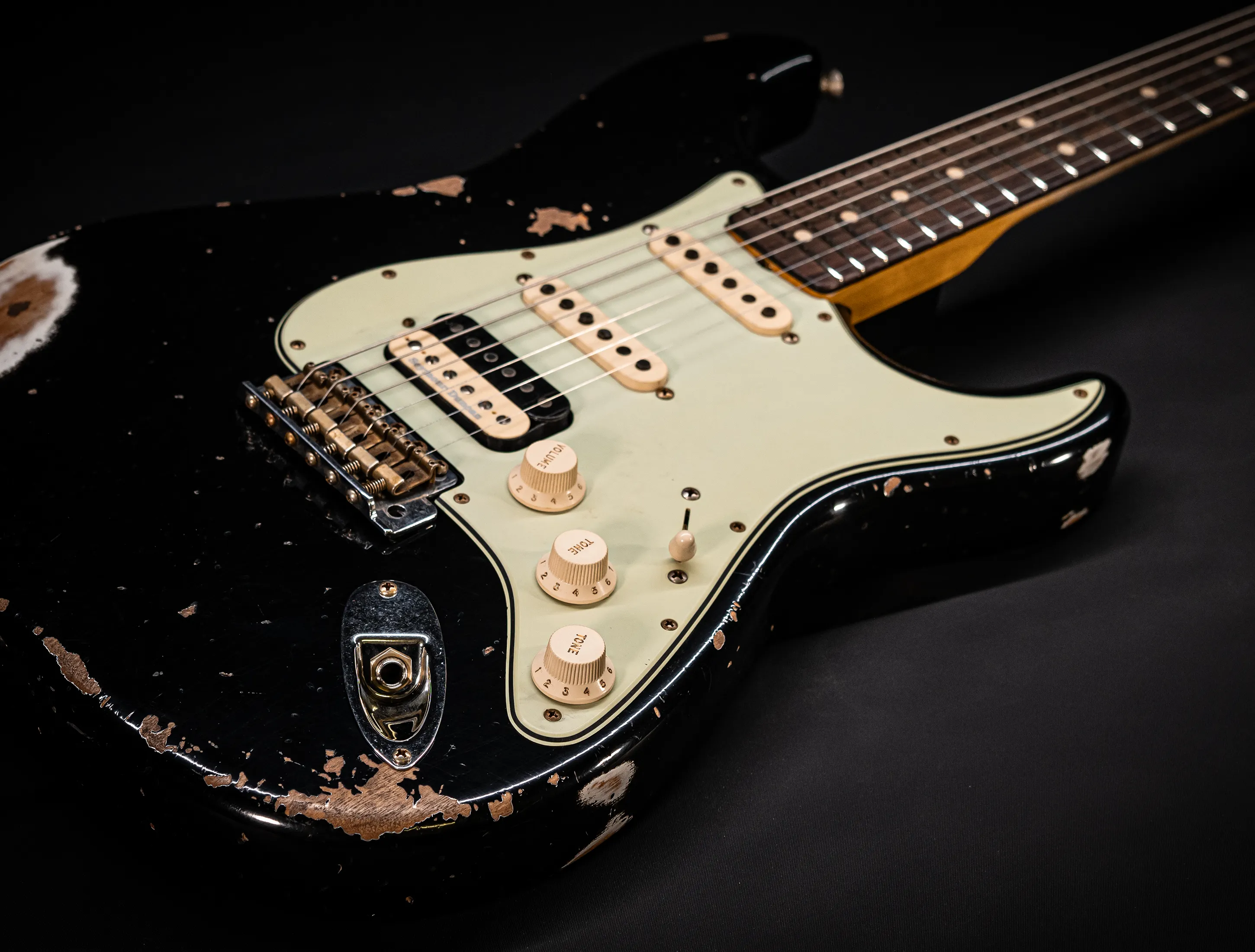 a173083Fender MBD Limited 1963 Humbucker Stratocaster Heavy Relic - Black Muikhaus-Hermann