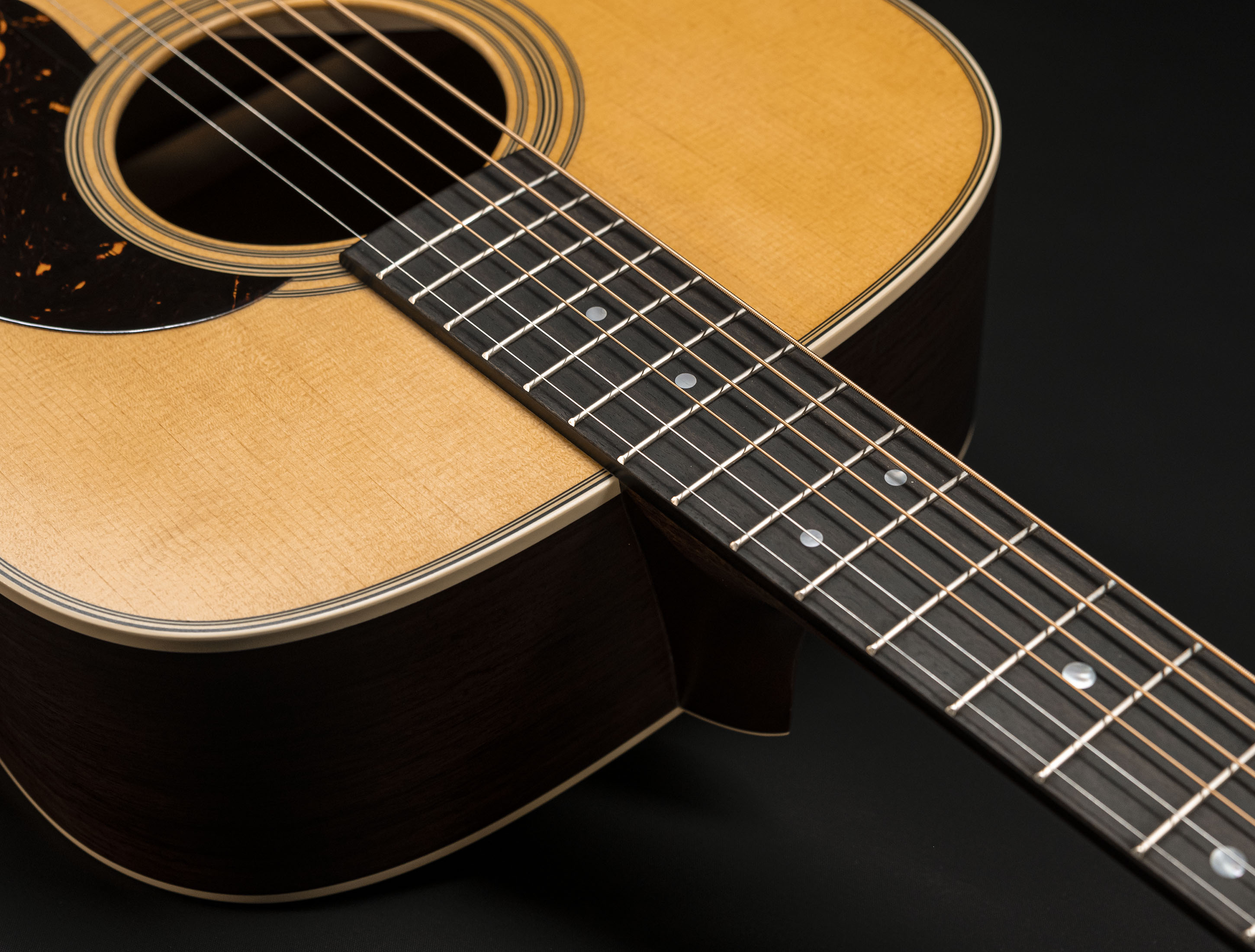 Show gallery (20 images) a135373 martin-d-28-satin-2023
