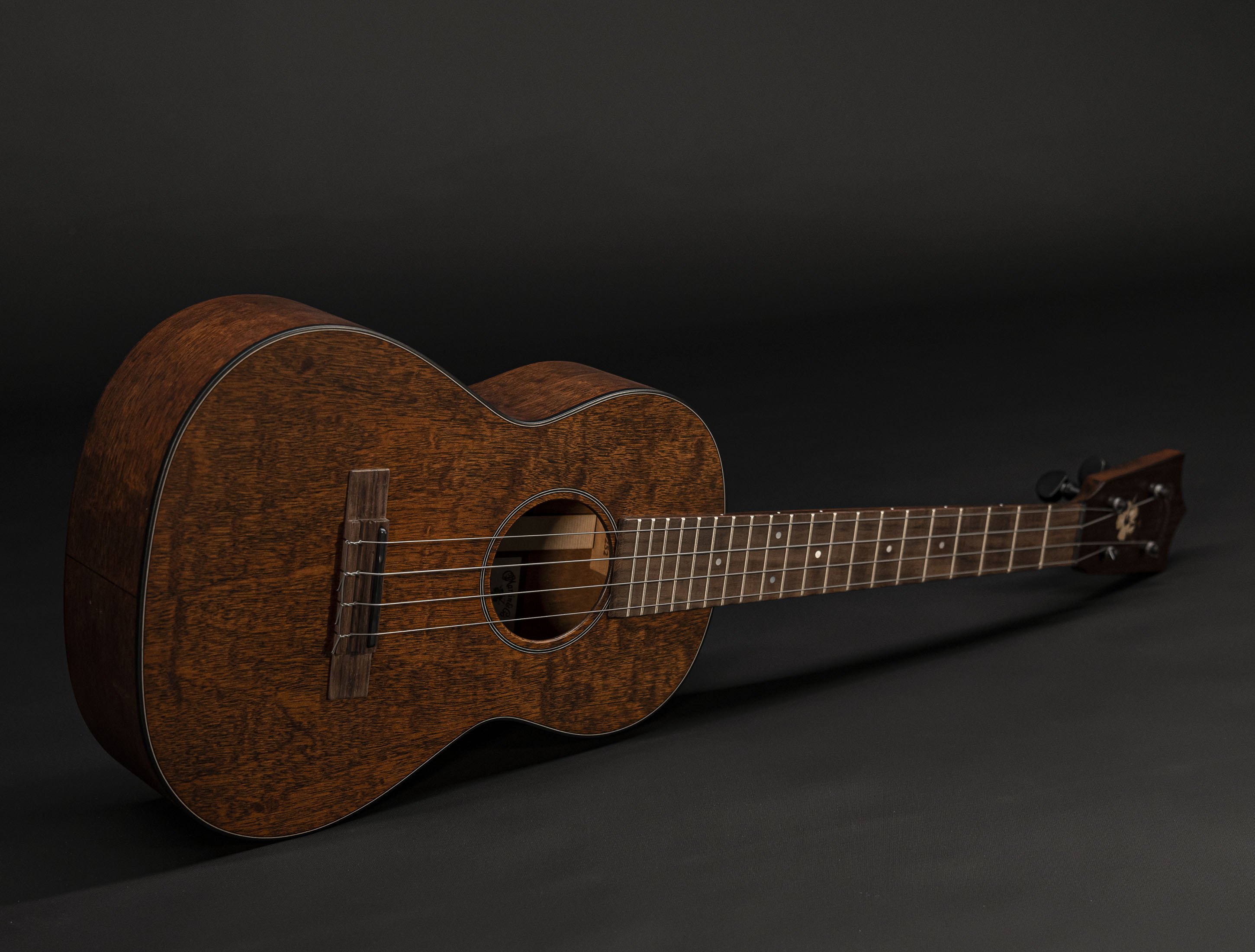 Galerie anzeigen (18 Bilder) a133450 martin-1t-iz-tenor-uke