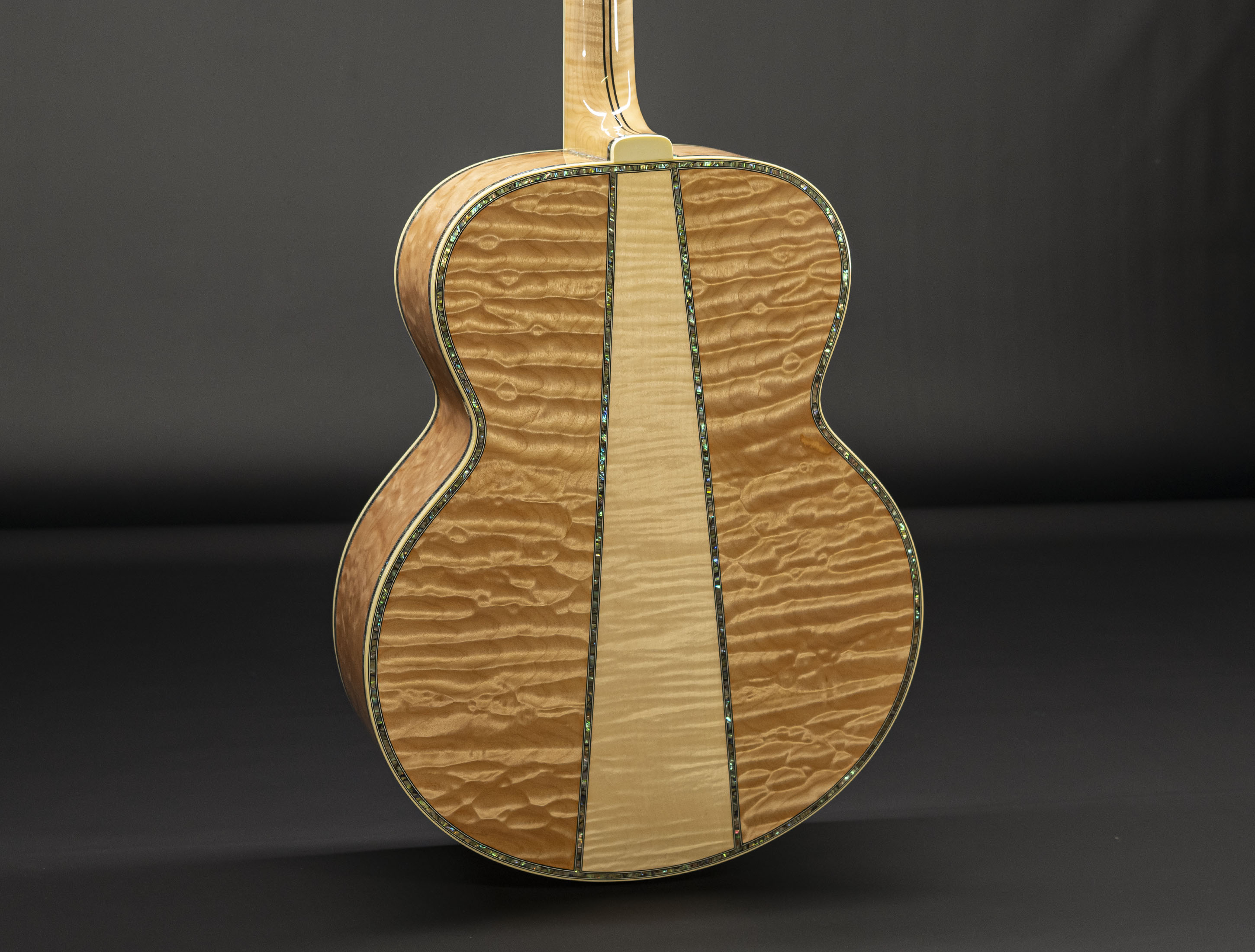 a115363_Gibson-SJ-200-Monarch-Mastershop-All-Antique-Natural a115363 gibson-sj-200-monarch-mastershop-all-antique-natural