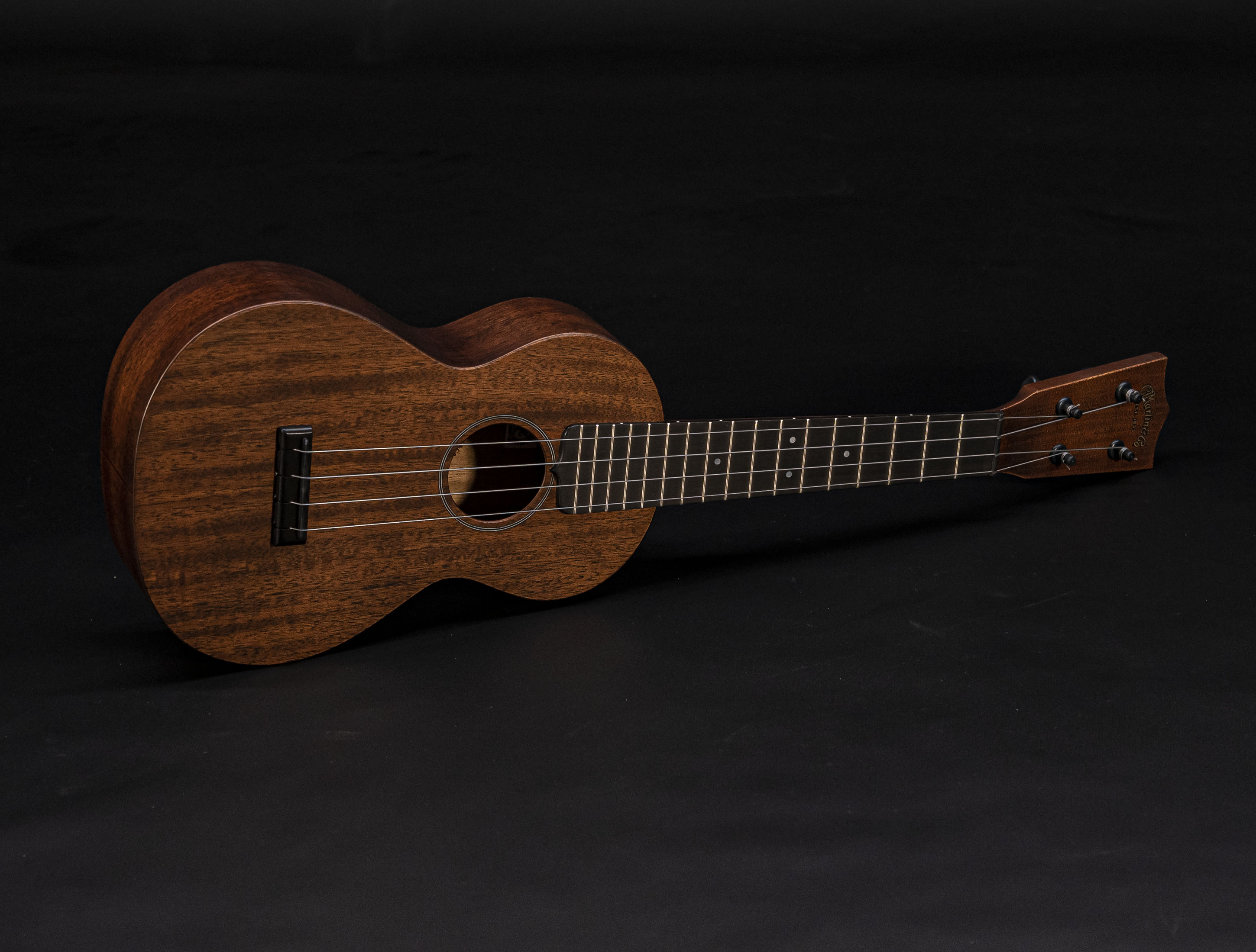 Galerie anzeigen (17 Bilder) a10-8955-martin-concert-fsc-uke-ukulele