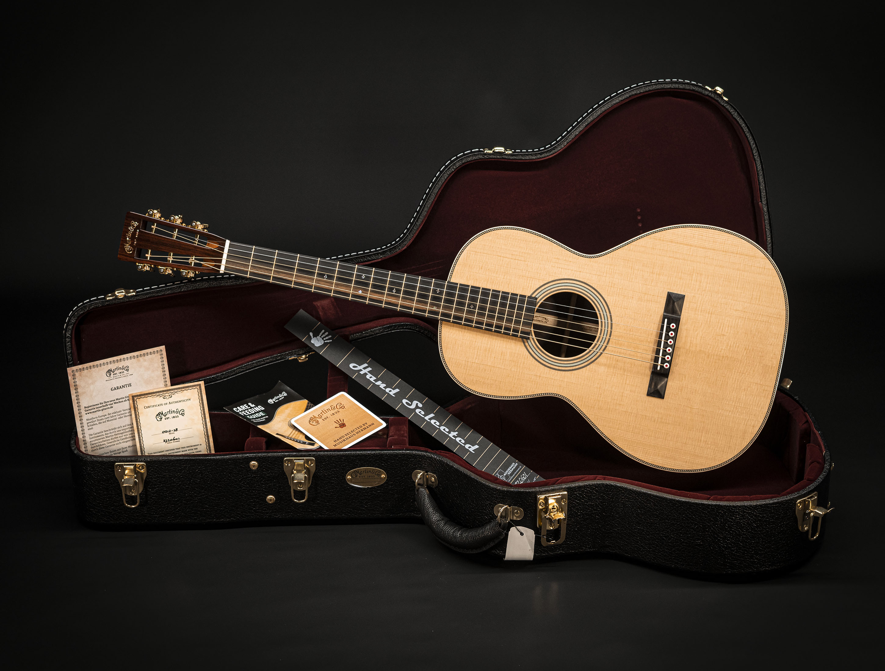 Show gallery (23 images) a140514 martin-0012-28-12-fret-modern-deluxe