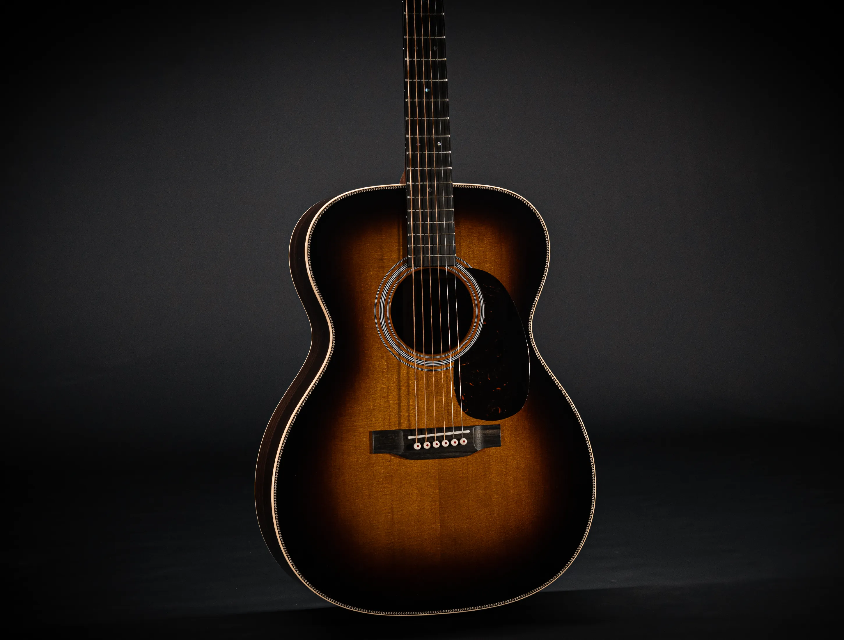 Martin 000-28 Sunburst Refresh NEW 2025