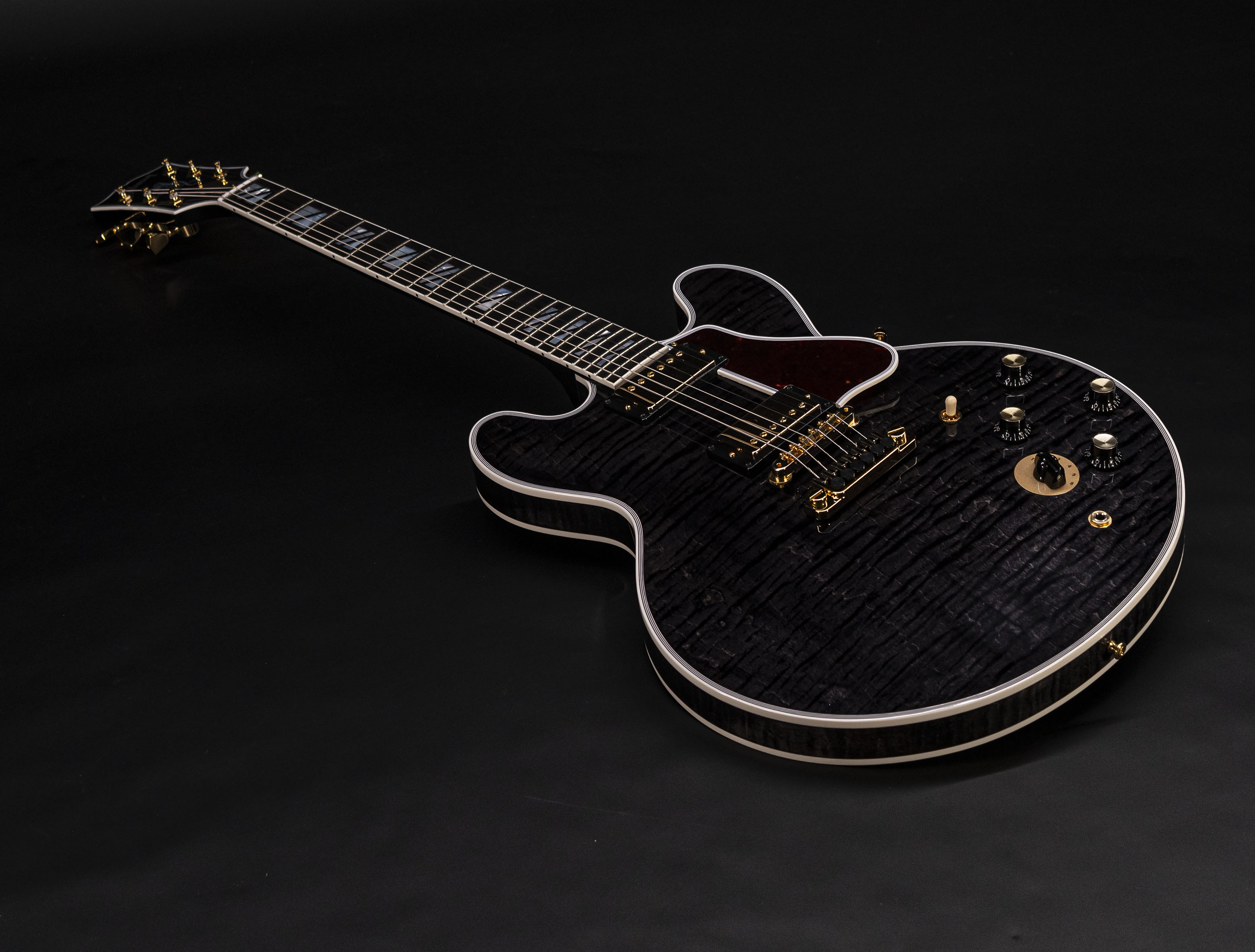 Show gallery (17 images) a10-9253-gibson-bb-king-lucille-transparent-ebony