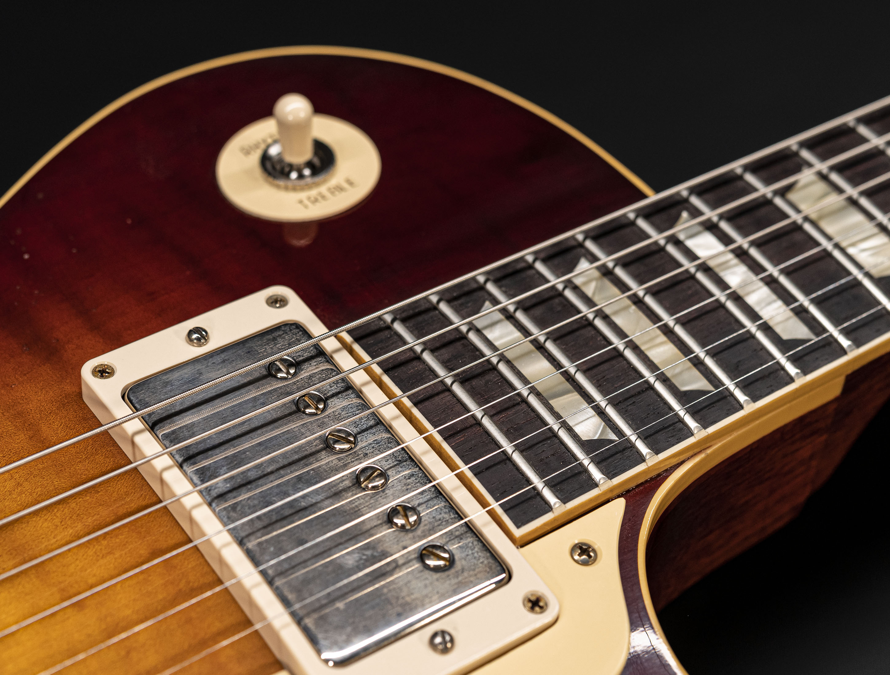 a131889_Gibson-Les-Paul-1959-Reissue-Murphy-Lab-Light-Aged-Cherry-Teaburst a131889 gibson-les-paul-1959-reissue-murphy-lab-light-aged-cherry-teaburst