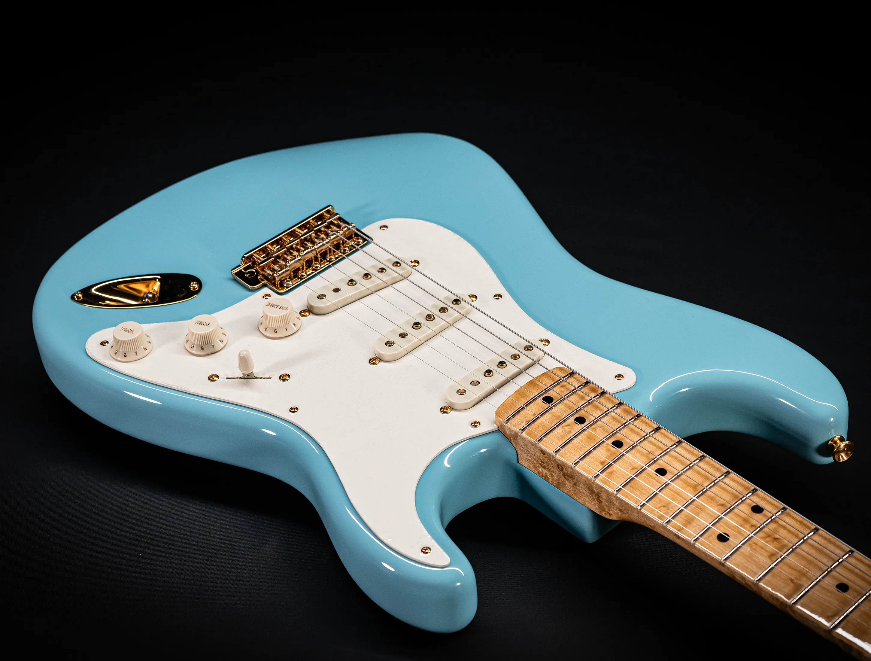 Fender 1959 Limited Stratocaster NOS Birdseye Neck Gold Hardware - Daphne Blue