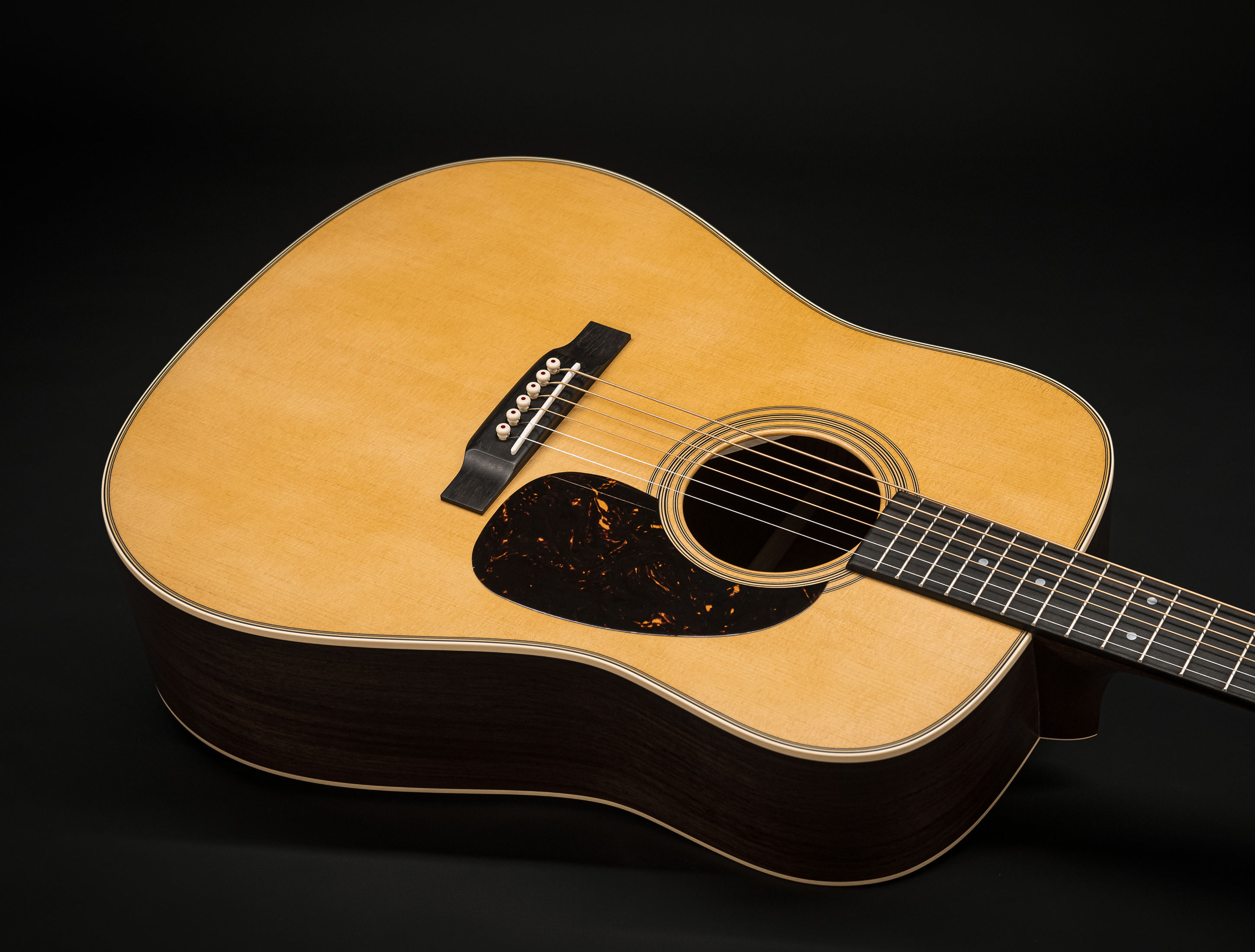 Show gallery (20 images) a135372 martin-d-28-satin-2023