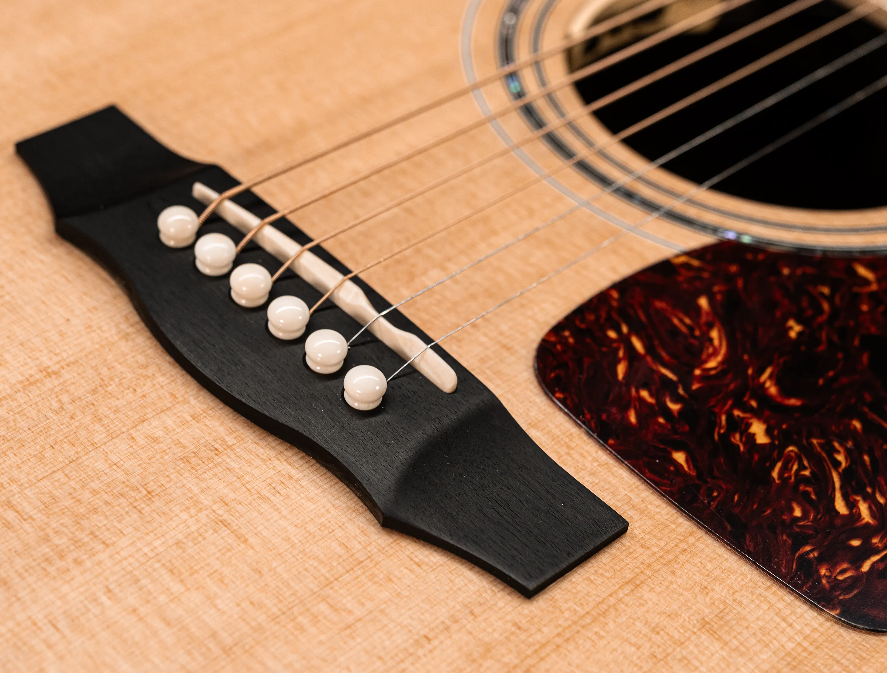 Galerie anzeigen (27 Bilder) a161205 Guild D-55E Natural L.R.Baggs USA