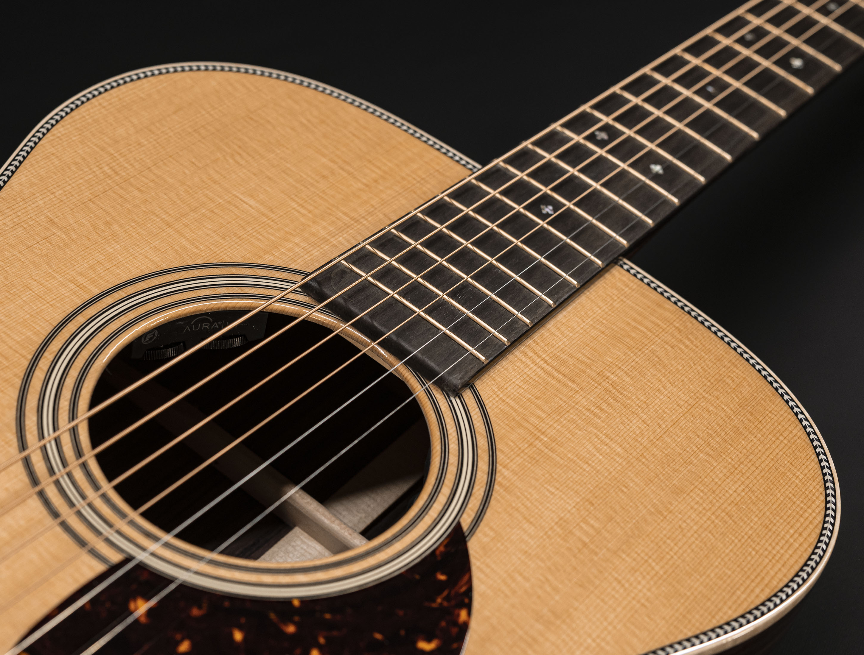 Show gallery (26 images) a142813 Martin-OM-28E-Modern-Deluxe-mit-Tonabnehmer